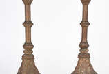 Par de castiçais de bronze ( 1 bobeche amassada ) - Par de castiçais de bronze ( 1 bobeche amassada )