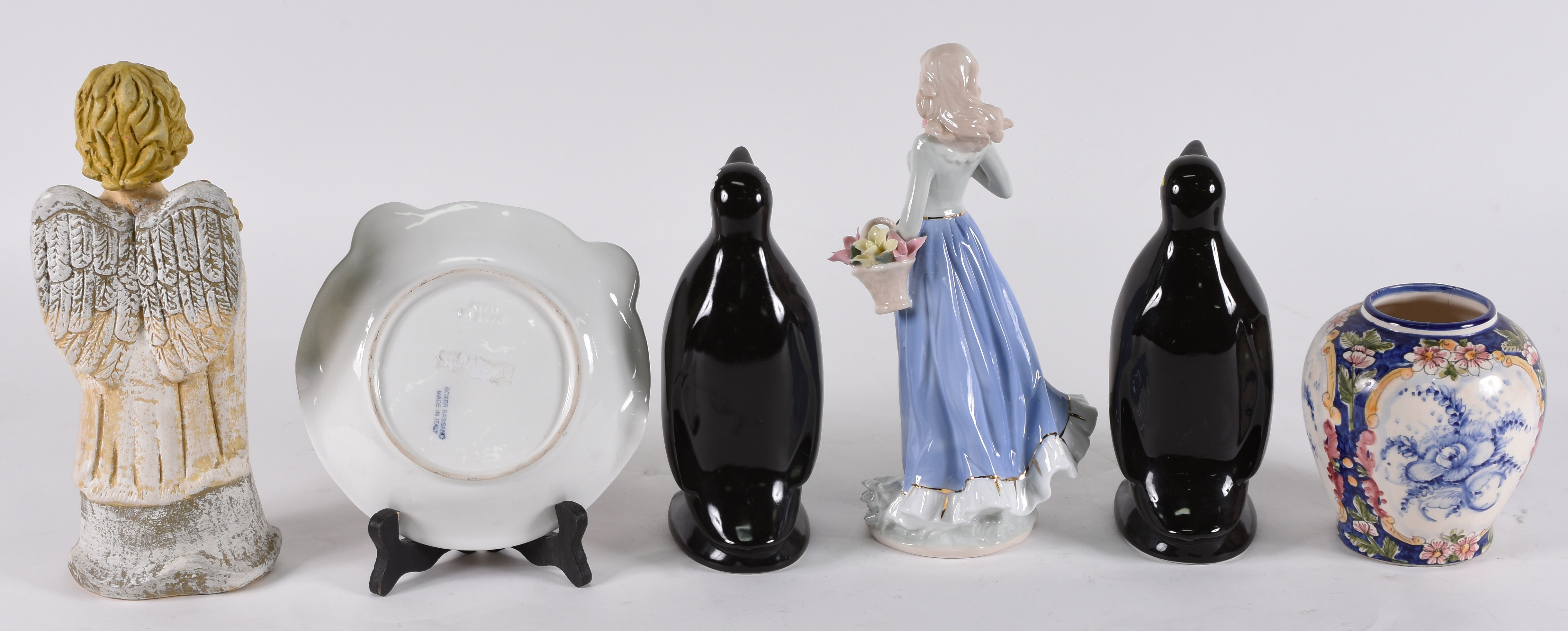 Diversas peças , sendo 2 pinguins , cinzeiro leopardo de porcelana... - foto 2 de 7