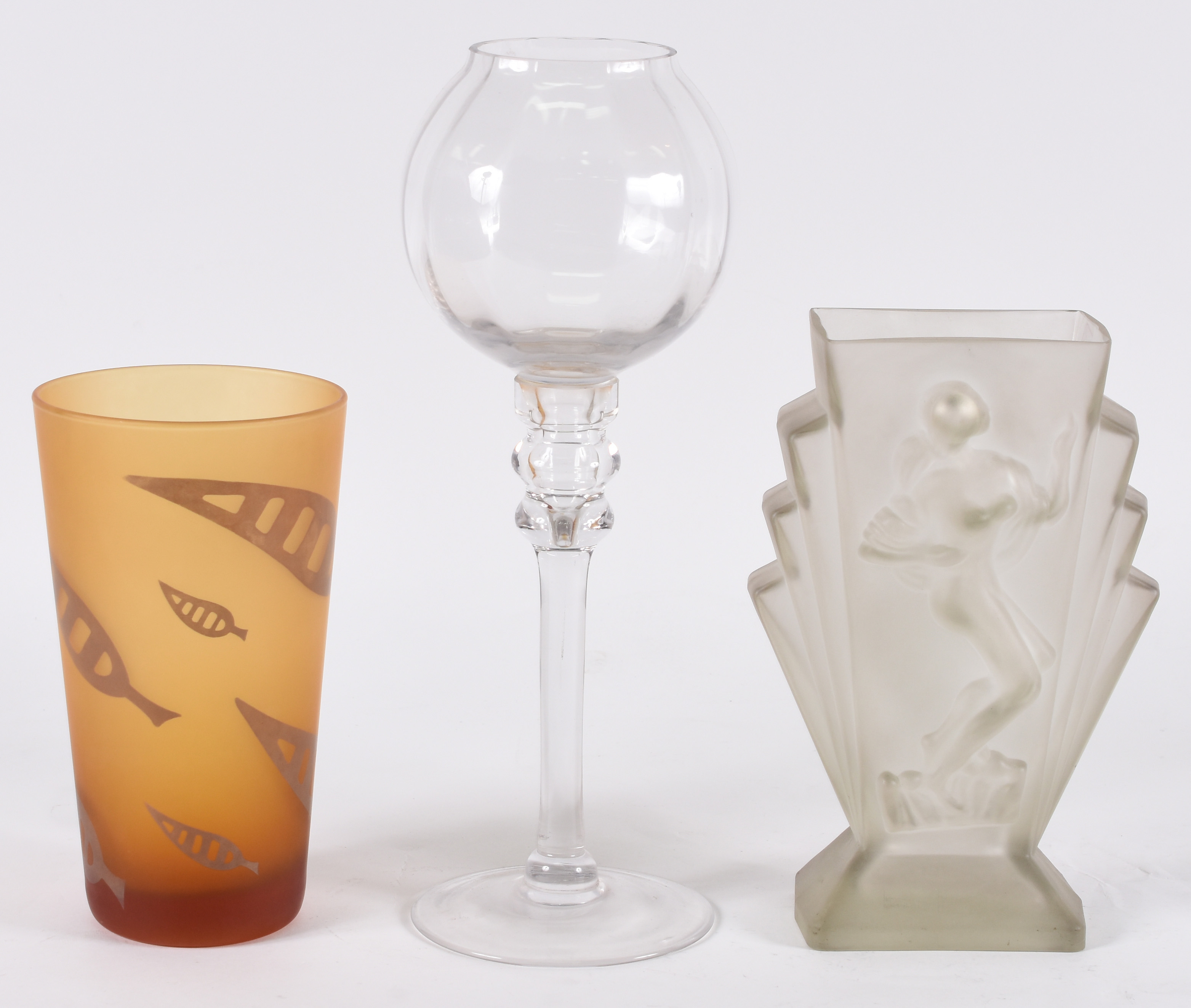 Três peças , 2 vasos , 1 fosco e 1 amarelo e taça grande de vidro - foto 1 de 2