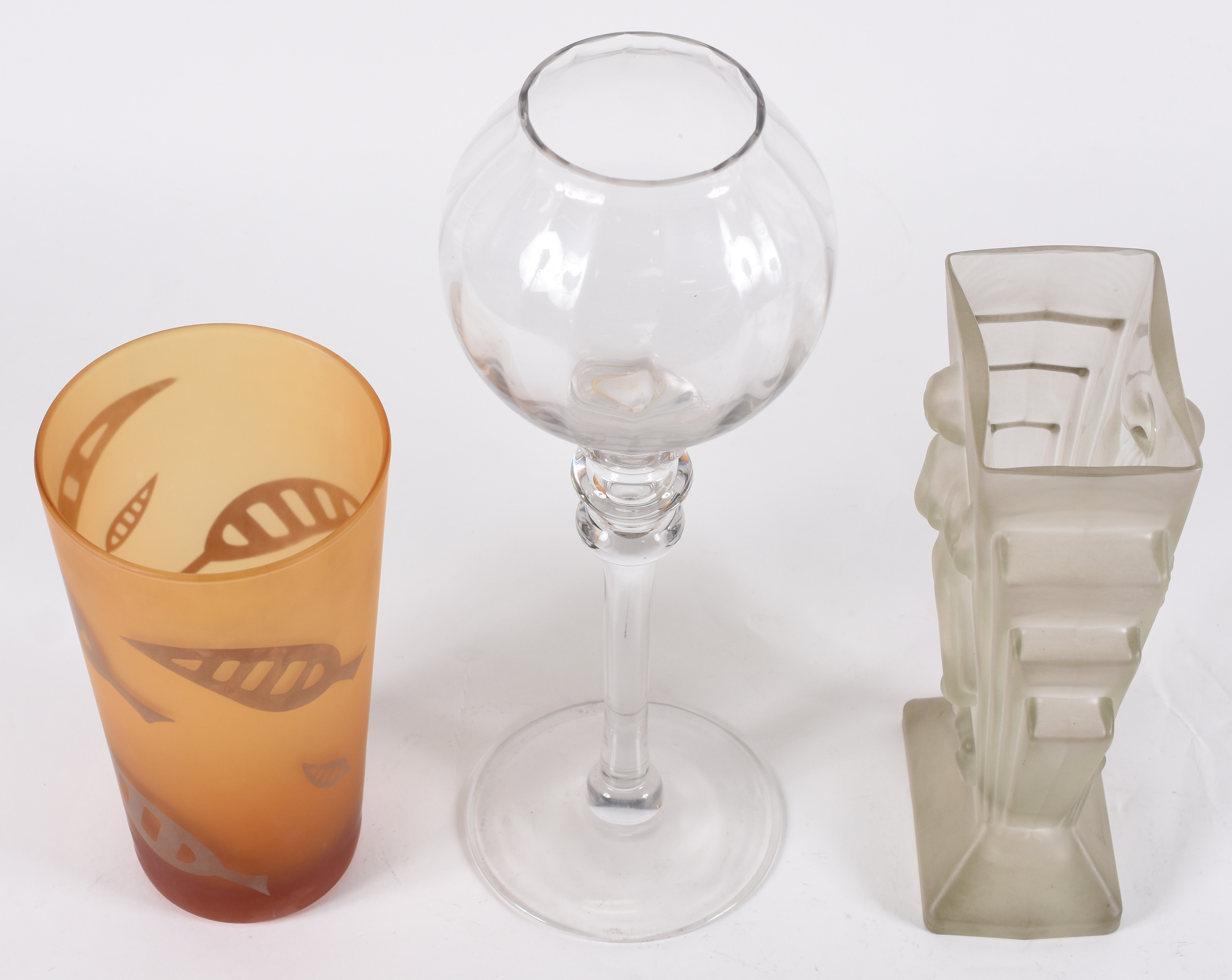 Três peças , 2 vasos , 1 fosco e 1 amarelo e taça grande de vidro - foto 2 de 2