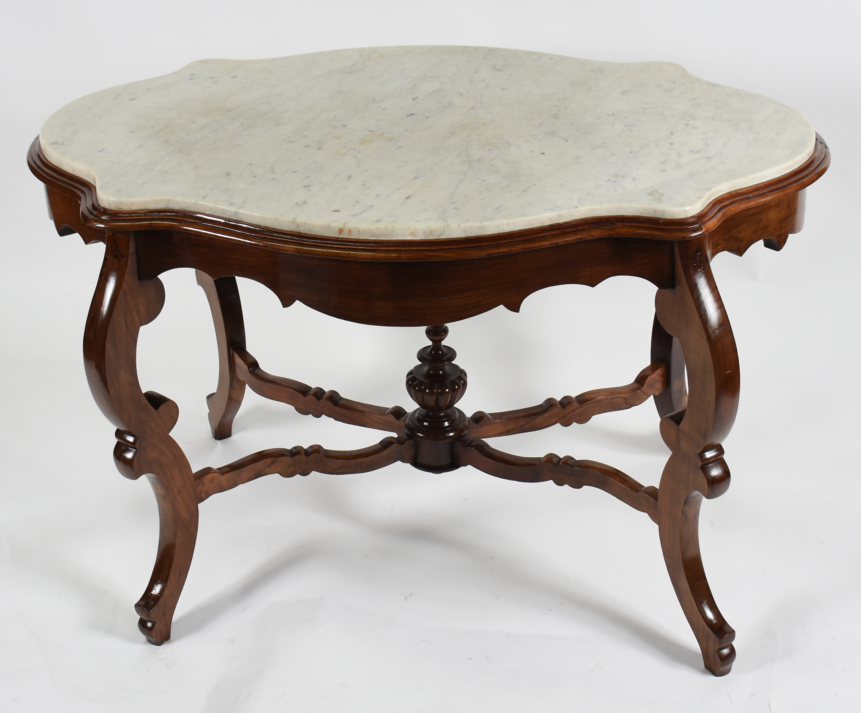 Mesa de apresentação em estilo Louis Philippe. Século XIX. Tampo... - foto 2 de 3