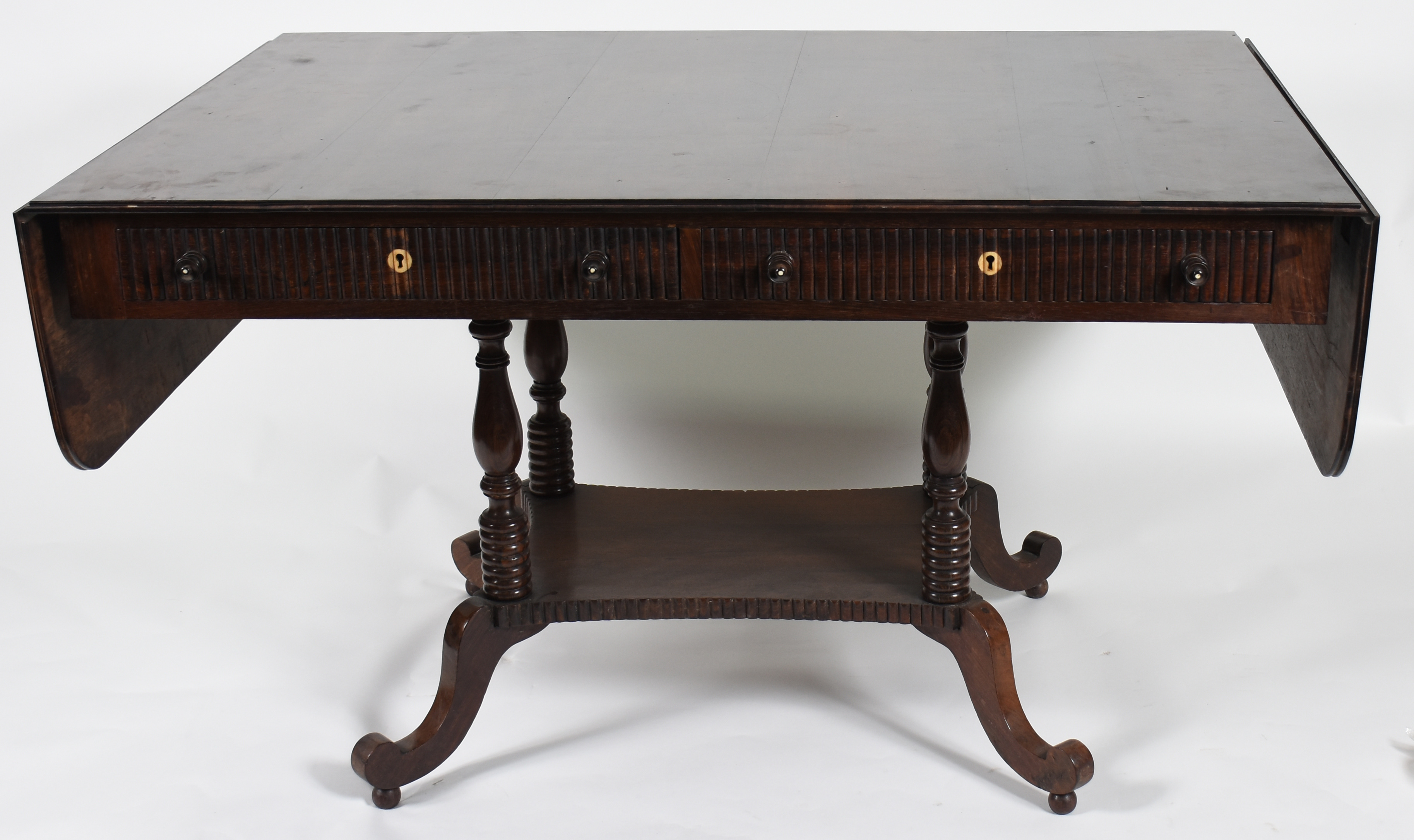 Mesa de jacarandá com abas, estilo Inglês, 2 gavetas de cada lado... - foto 1 de 3