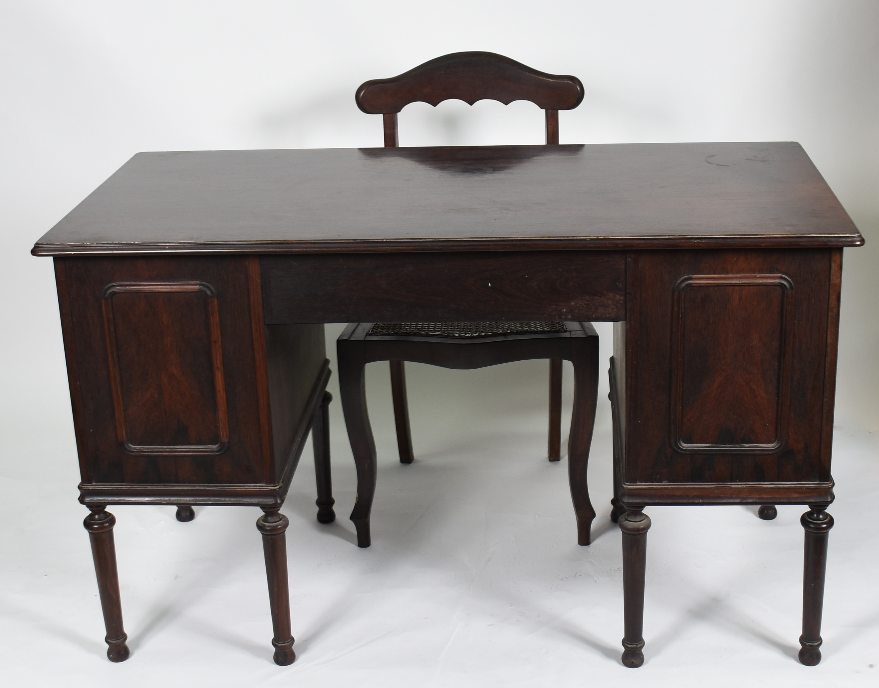 Mesa para escritório de jacarandá com 5 gavetas , duas pranchas... - foto 3 de 4