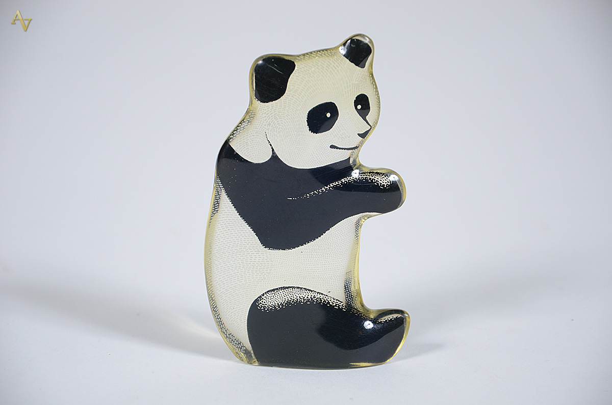 PALATNIK - Escultura em resina de poliéster representando panda...