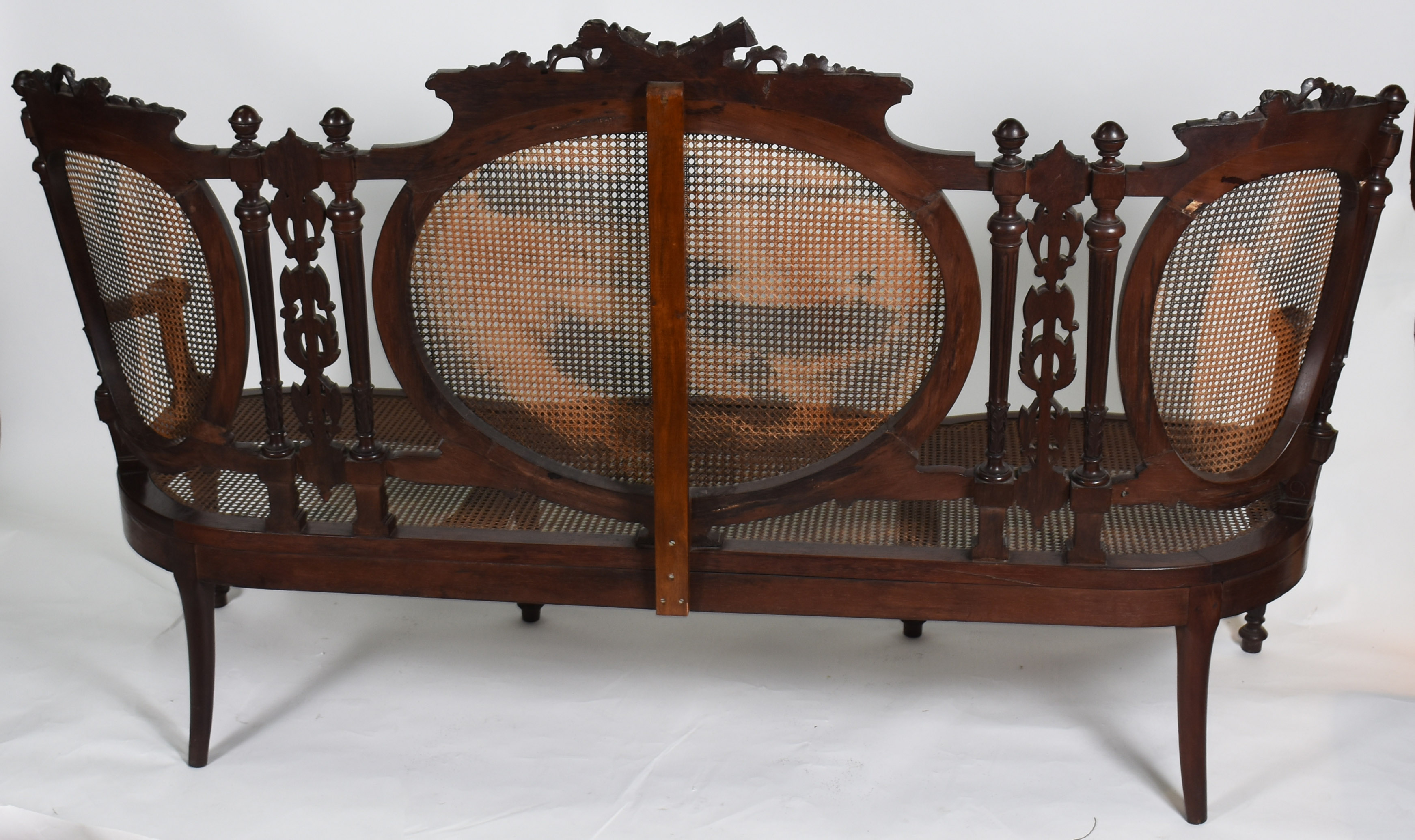 Conjunto de sofá (canapé ) e par de poltronas de jacarandá com... - foto 2 de 5