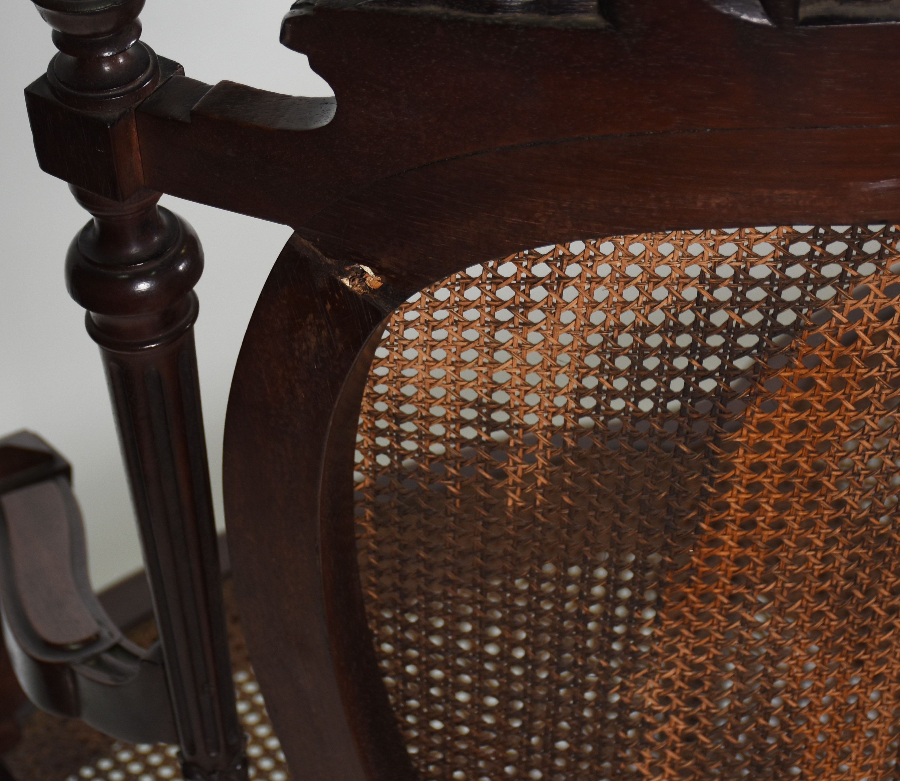Conjunto de sofá (canapé ) e par de poltronas de jacarandá com... - foto 5 de 5