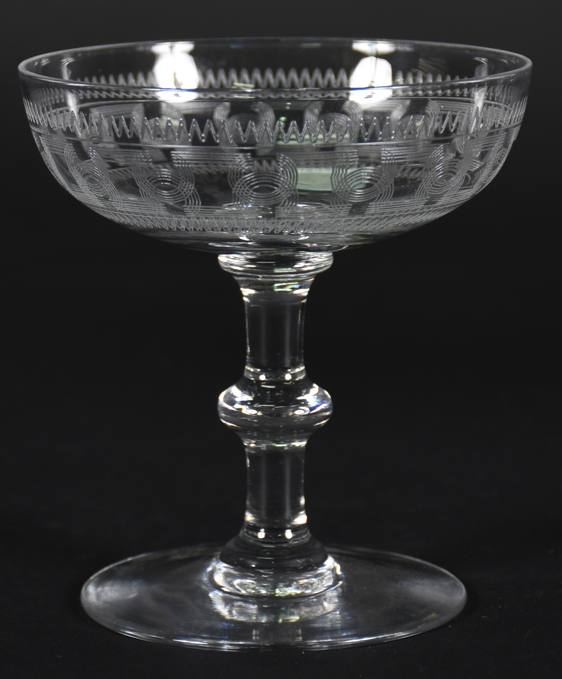 Doze taças para champagne de cristal europeu decorados com gregas... - foto 3 de 3