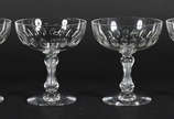 Cinco taças de champagne diversas de cristal fr... - Cinco taças de champagne diversas de cristal frances lapidado, possivelmente Baccarat.