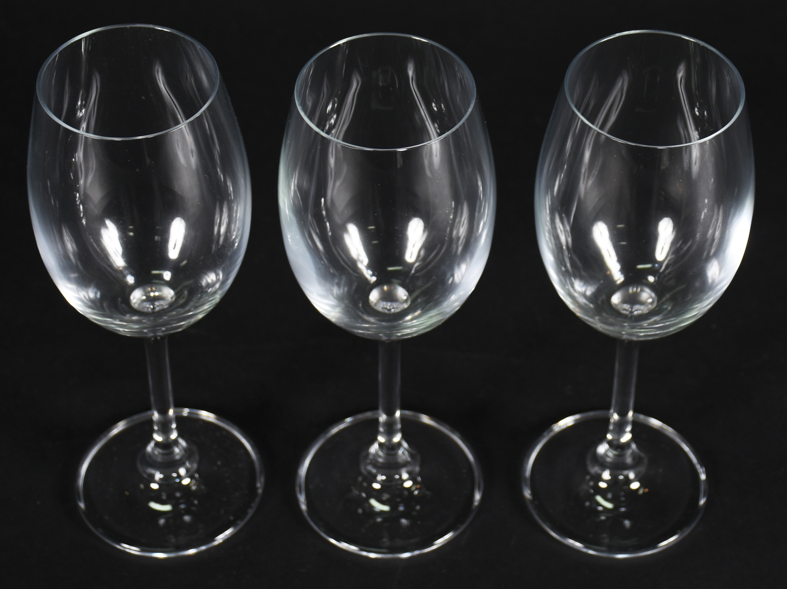 Seis taças de vinho branco de cristal da Bohemia 230 ml - foto 2 de 2
