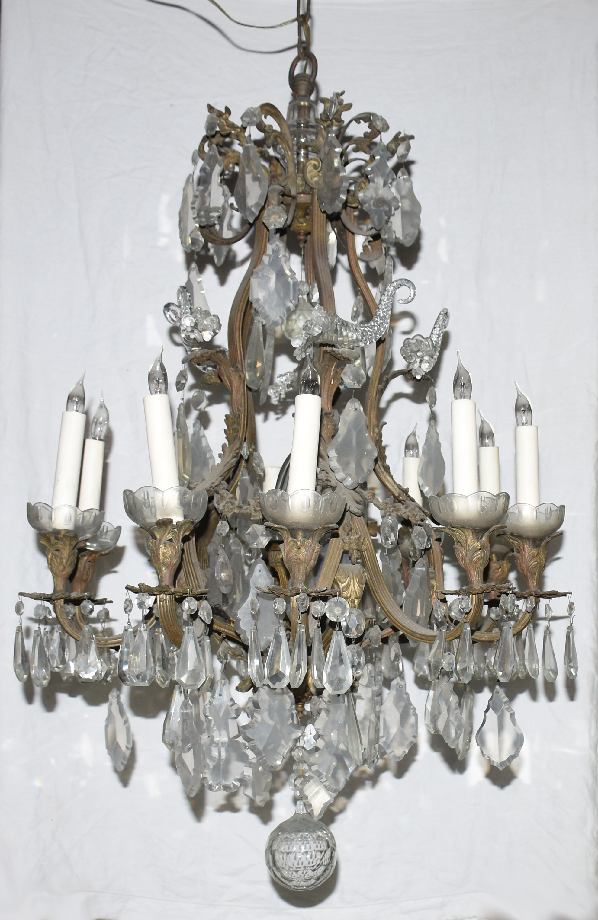 Belíssimo Lustre estilo Versailles, para 10 luzes, estrutura de metal... - foto 1 de 2