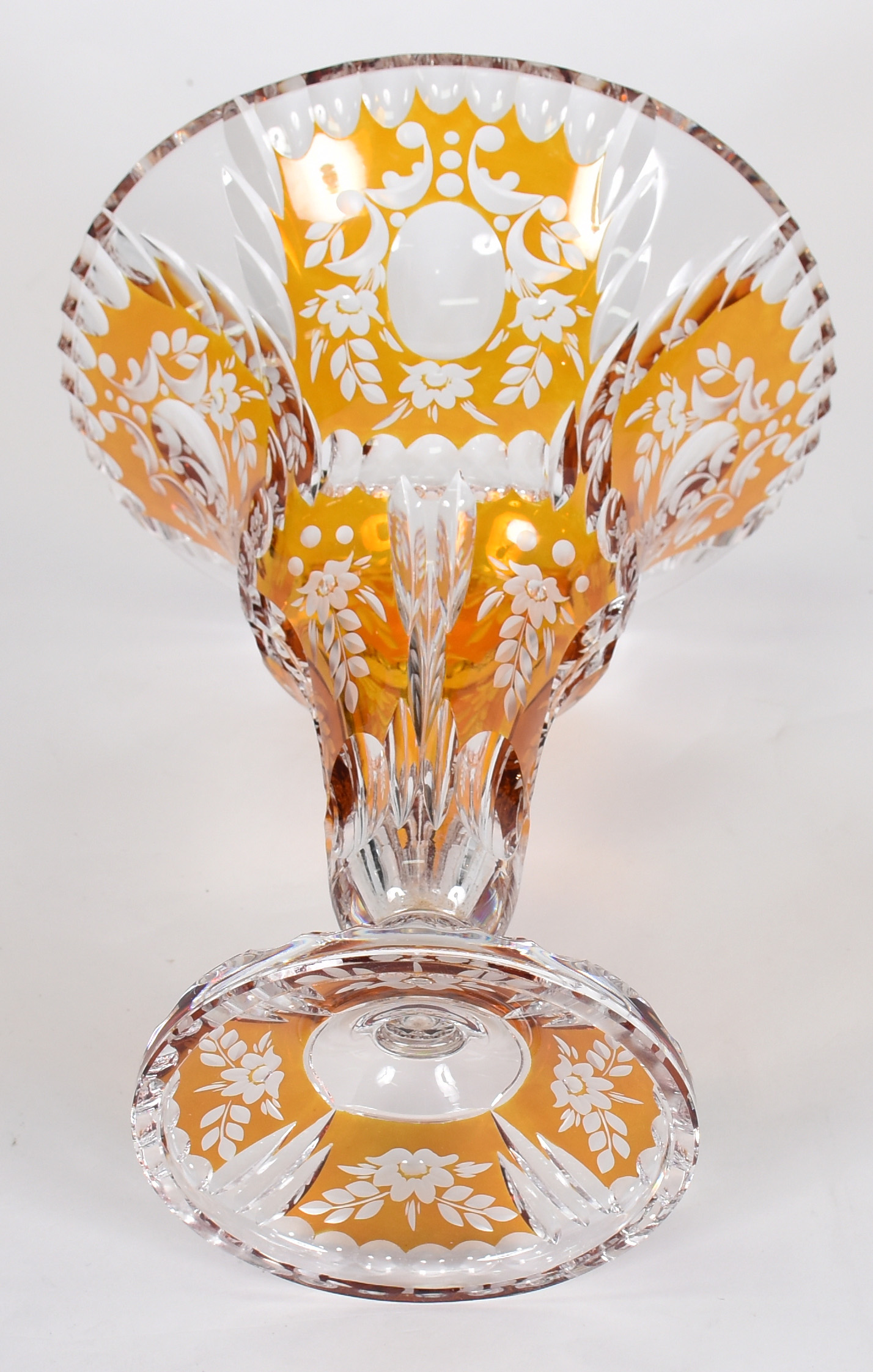 Vaso de cristal doublè âmbar lapidado com flores - foto 3 de 3