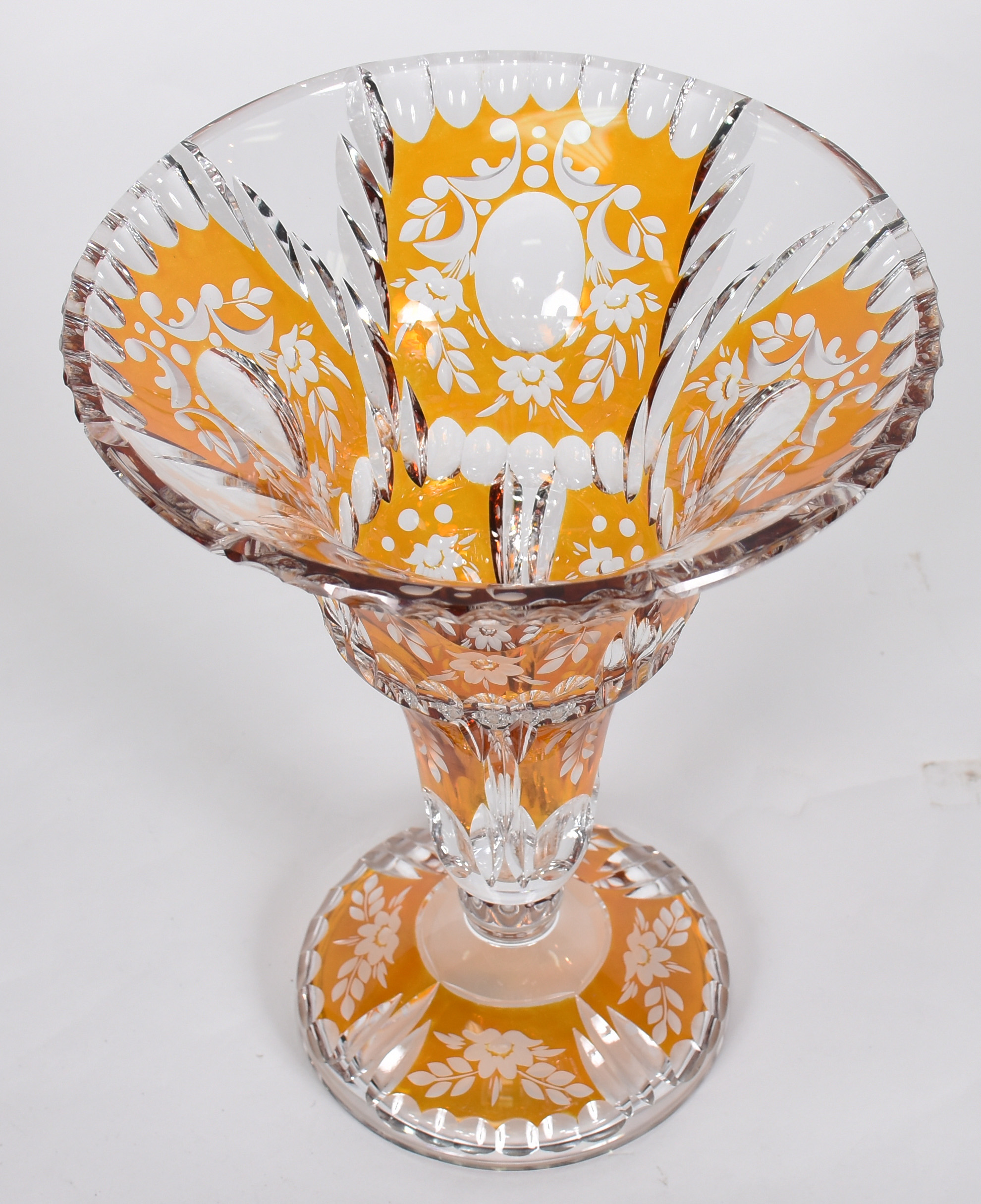 Vaso de cristal doublè âmbar lapidado com flores - foto 1 de 3