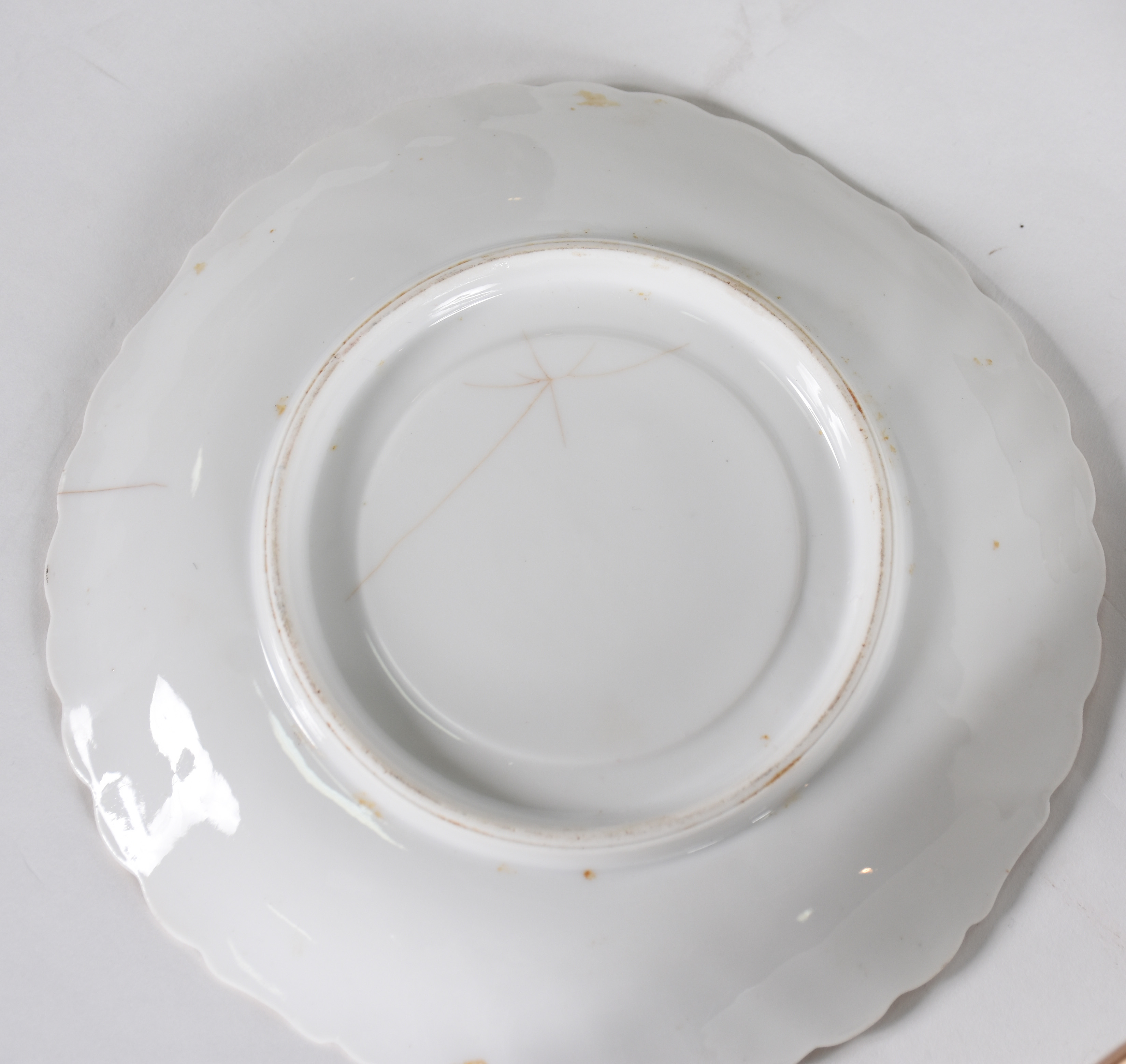 Três xícaras em porcelana Francesa, diversos modelos e decorações. - foto 5 de 5