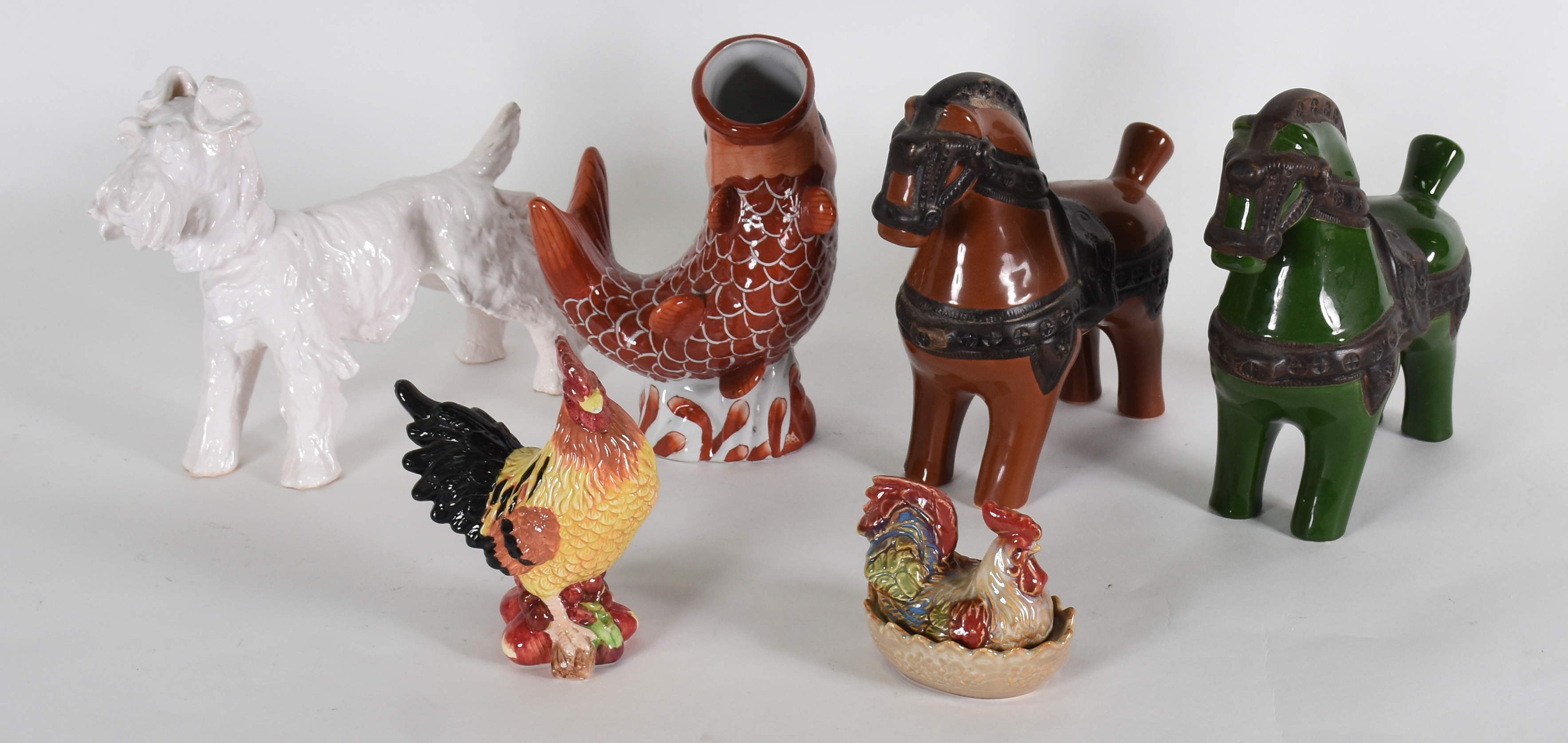 Seis figuras de animais de cerâmica de diversas procedências, sendo... - foto 1 de 5