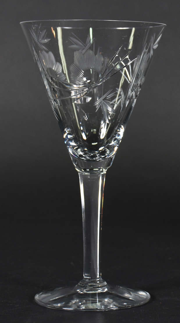 Conjunto de taças de cristal , sendo 6 para vinho tinto, 6 para vinho... - foto 2 de 4