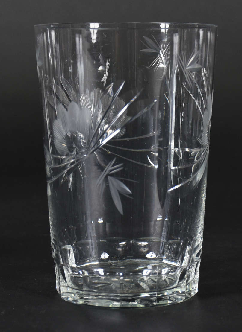 Conjunto de cristal com flores lapidadas, sendo , 10 copos para água... - foto 4 de 5