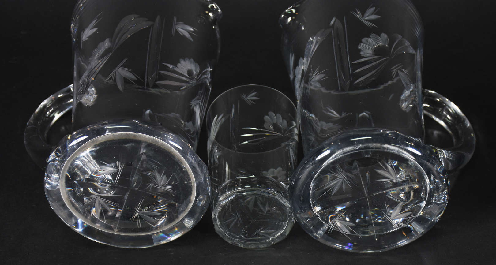Conjunto de cristal com flores lapidadas, sendo , 10 copos para água... - foto 5 de 5