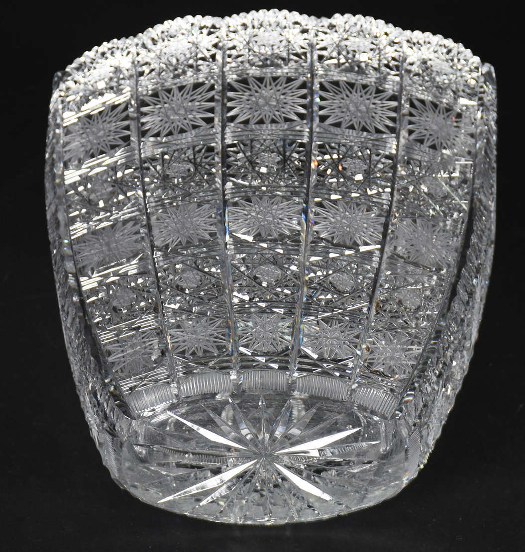 Vaso de cristal tcheco ricamente lapidado. - foto 3 de 3