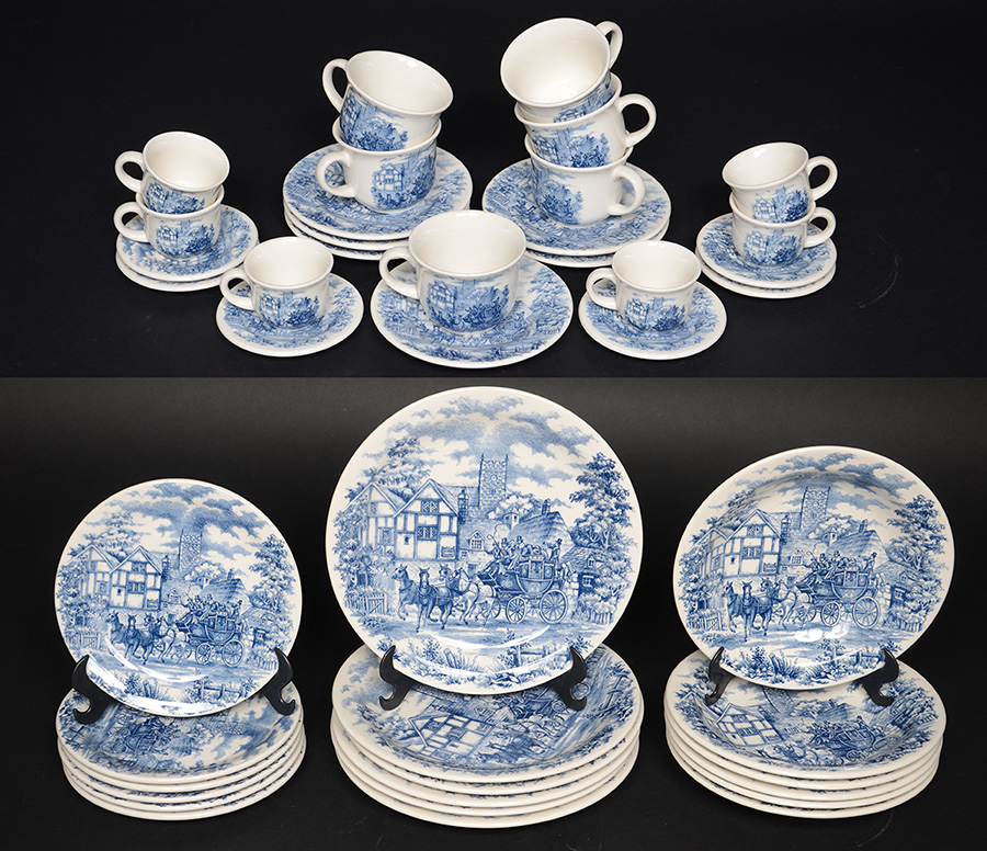 Aparelho de jantar, chá e café em porcelana nacional Oxford, sendo: 6...