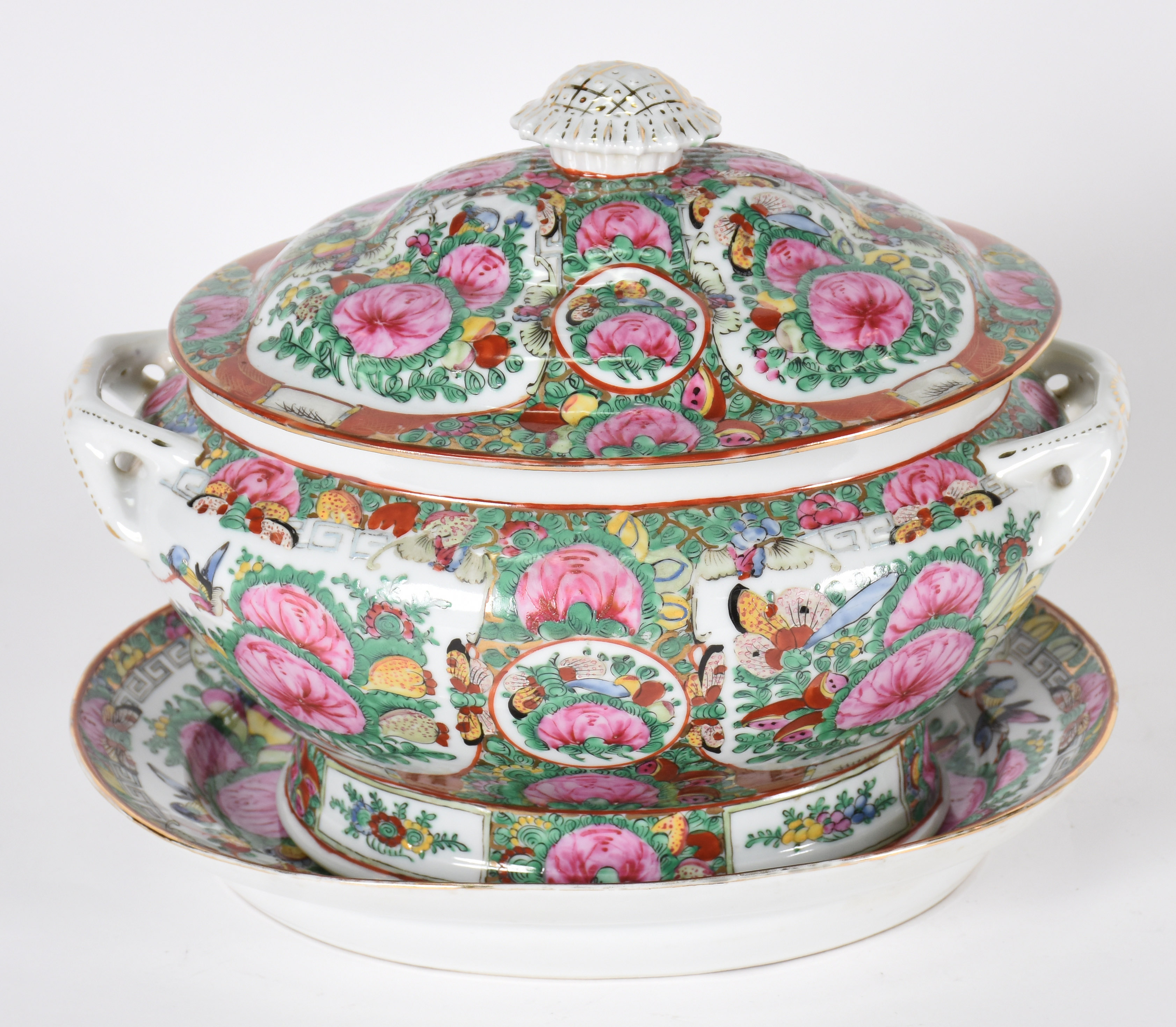 Sopeira de porcelana chinesa decorada ao gosto mandarim , marca na... - foto 1 de 3