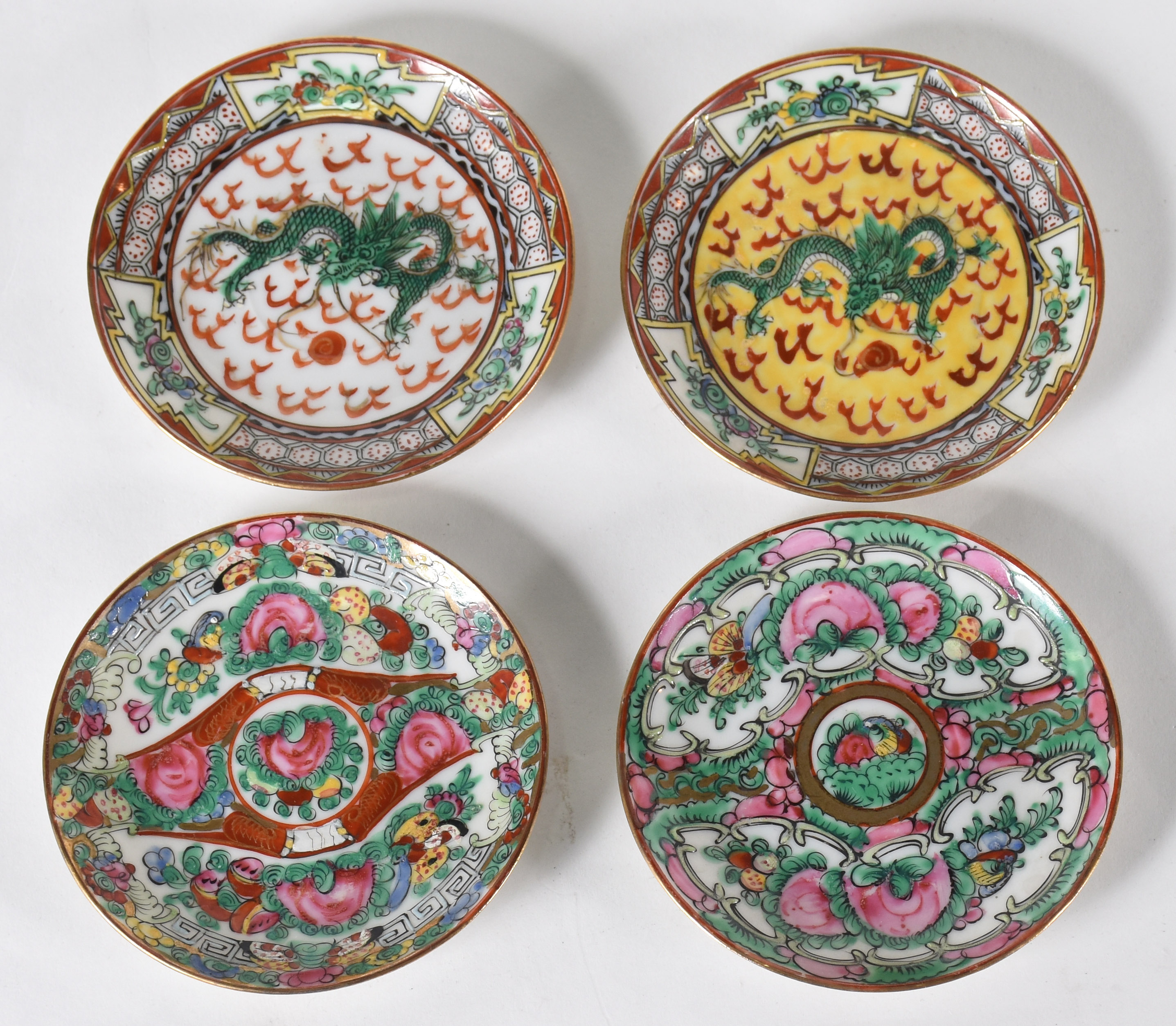 Dezesseis xícaras para café com pires, de porcelana chinesa em... - foto 3 de 4