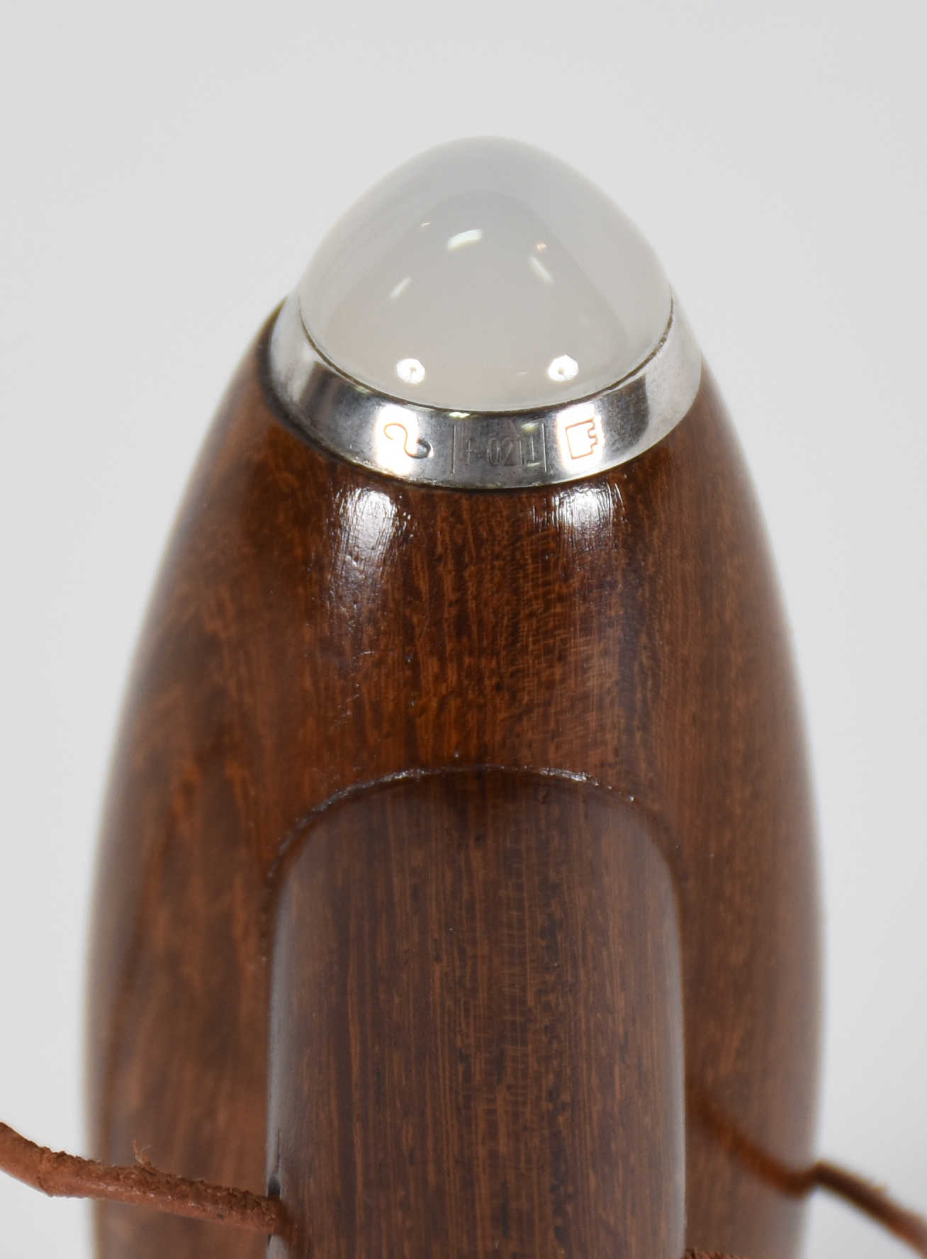 Bengala pessoal do designer SÉRGIO RODRIGUES , com detalhe de pedra... - foto 4 de 4