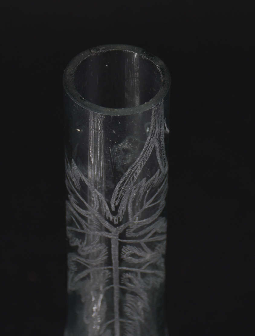 Sete peças diversas de vidro , sendo: vaso, bomboniere ( 17 cm x 17... - foto 4 de 4