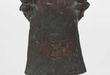 Escultura de bronze representando figura mascul... - Escultura de bronze representando figura masculina. Base com inscrição "Prêmio Estacio de Sá, 1967" - Museu da Imagem e do Som.