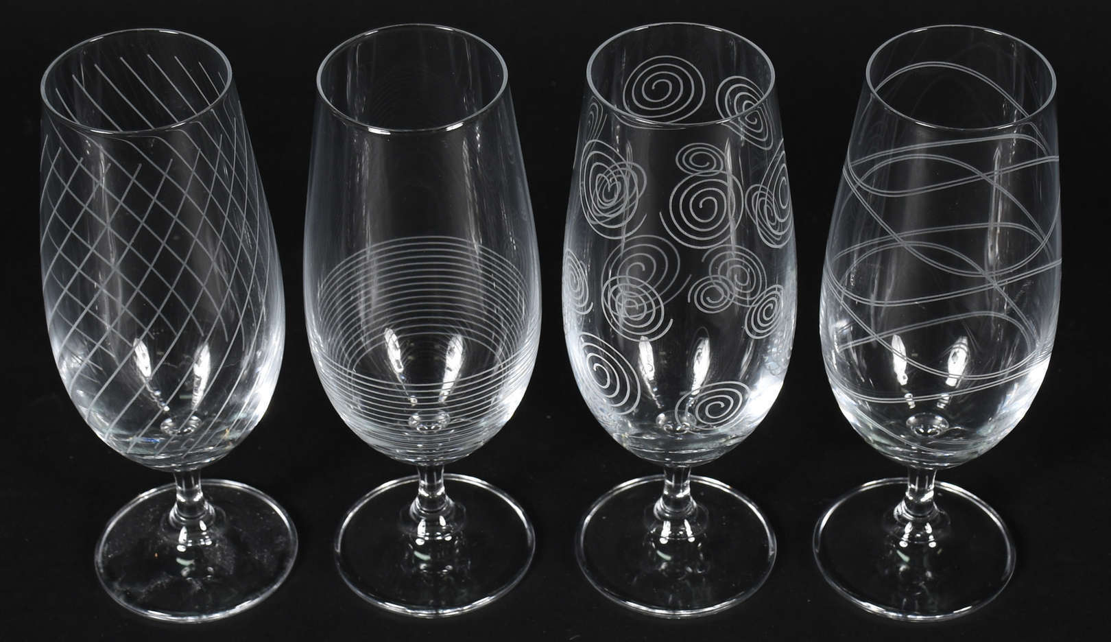 Oito taças de cristal da Bohemia decorada para cerveja 370 ml - foto 2 de 2