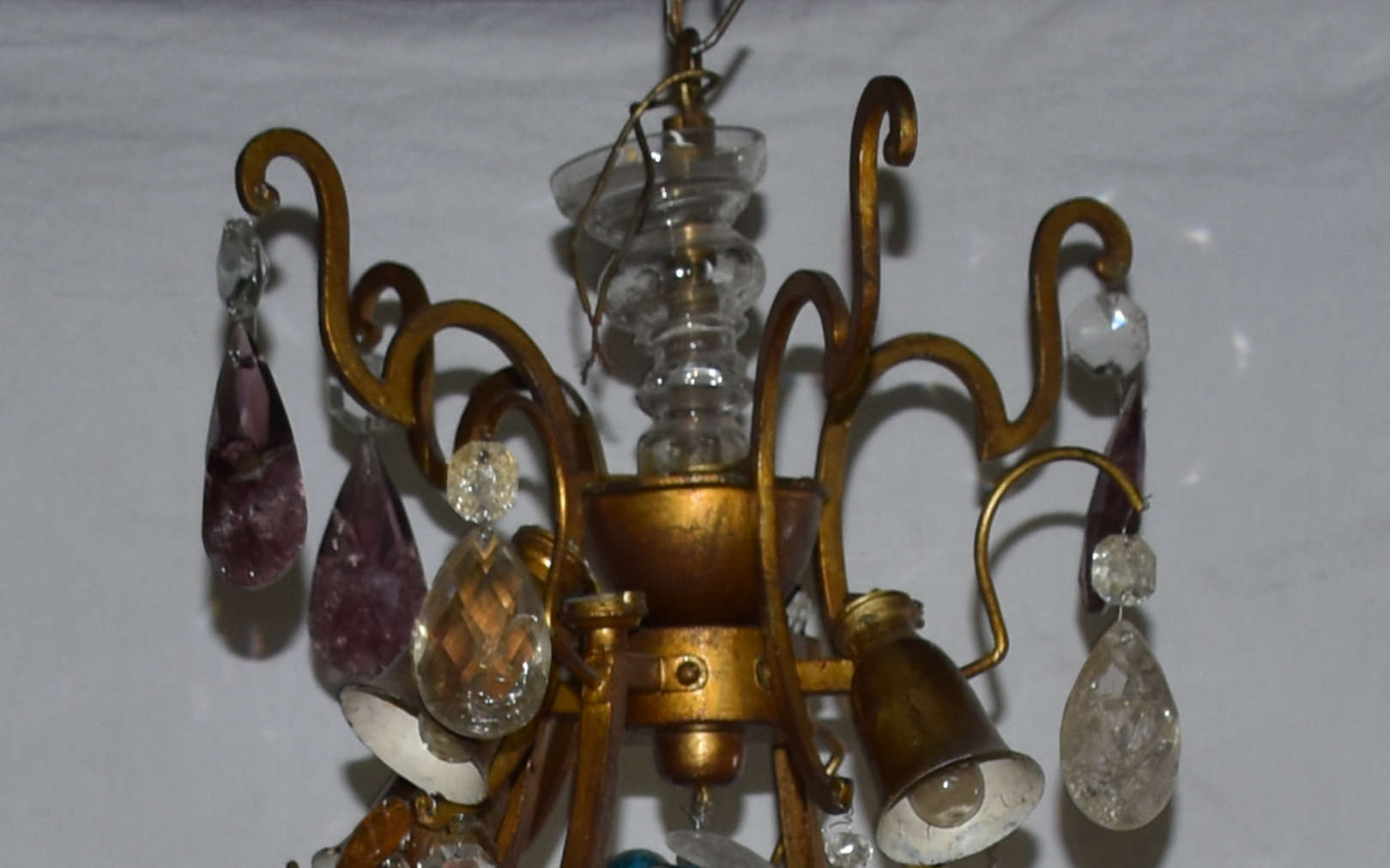 Belíssimo Lustre para 20 luzes, sendo 4 com bobeches e pingentes de... - foto 2 de 3