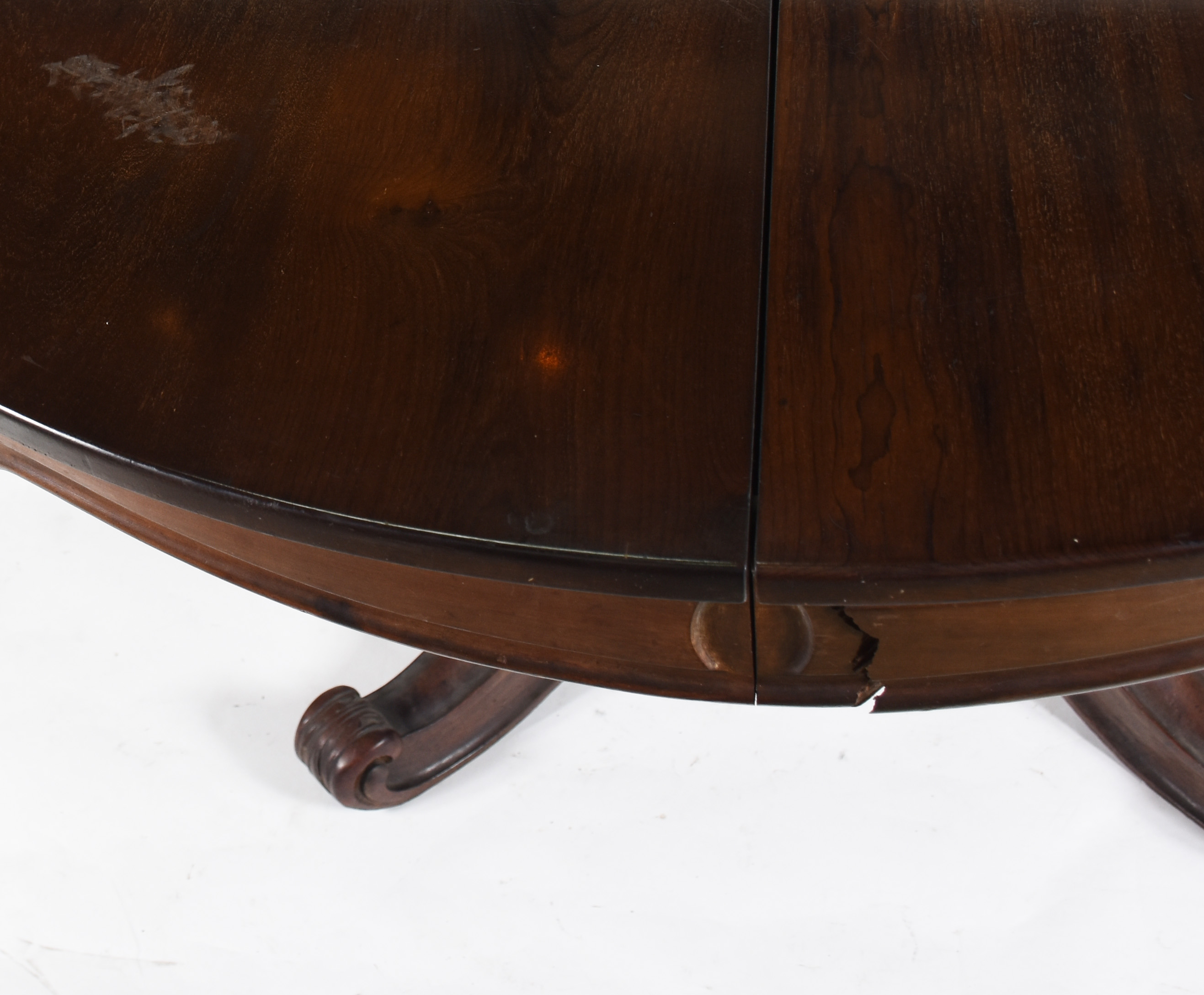 Mesa de jantar de madeira nobre, tampo redondo ( 1,40 cm fechada) com... - foto 5 de 6