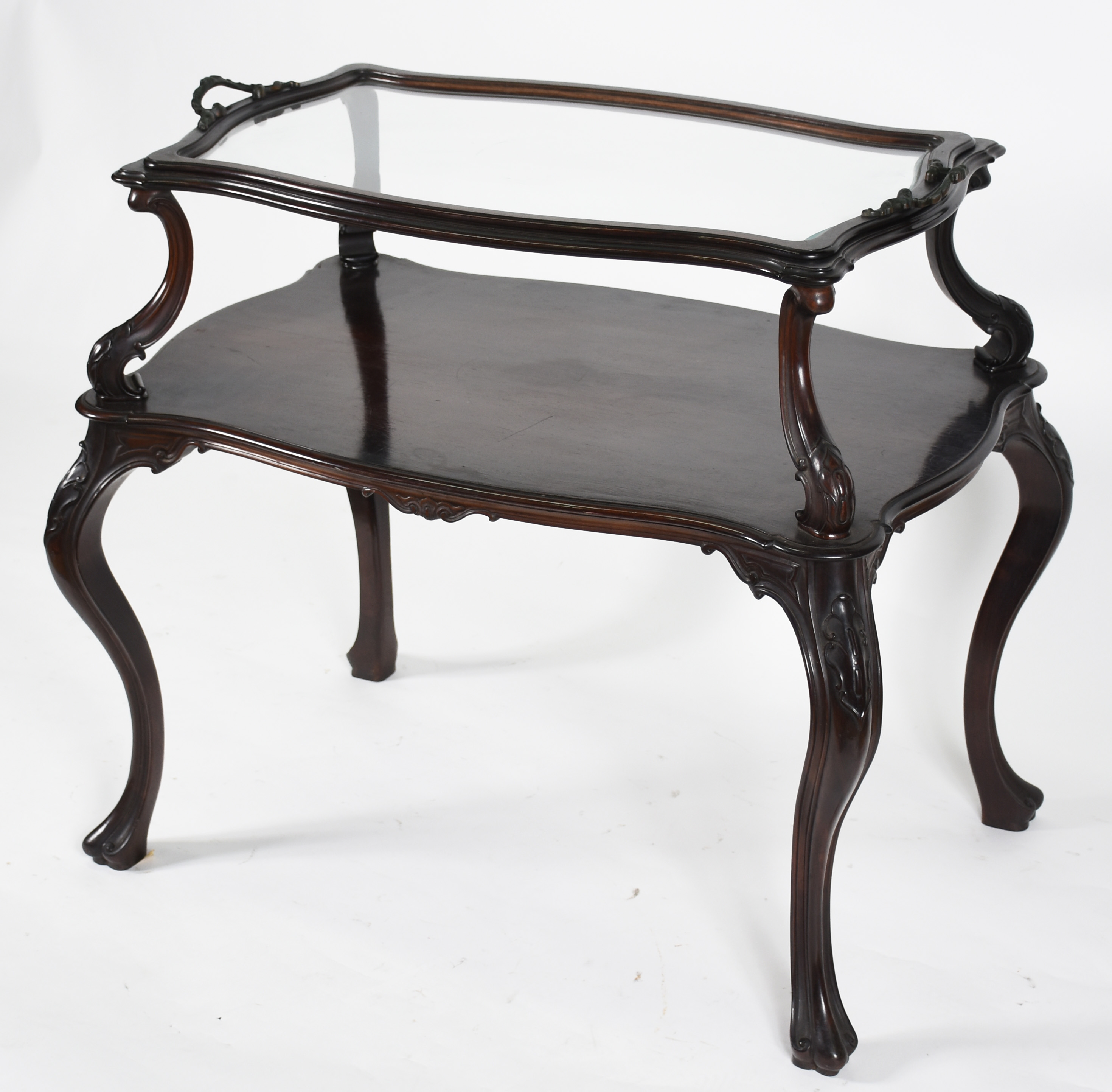 Cake table de madeira nobre, parte superior na forma de bandeja de... - foto 1 de 4