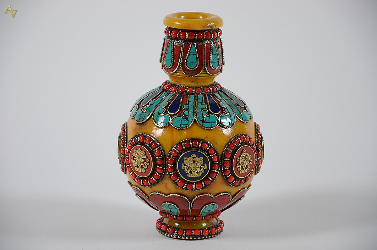 Vaso tibetano na cor âmbar com aplicações de pedras coloridas. Altura... - foto 2 de 2