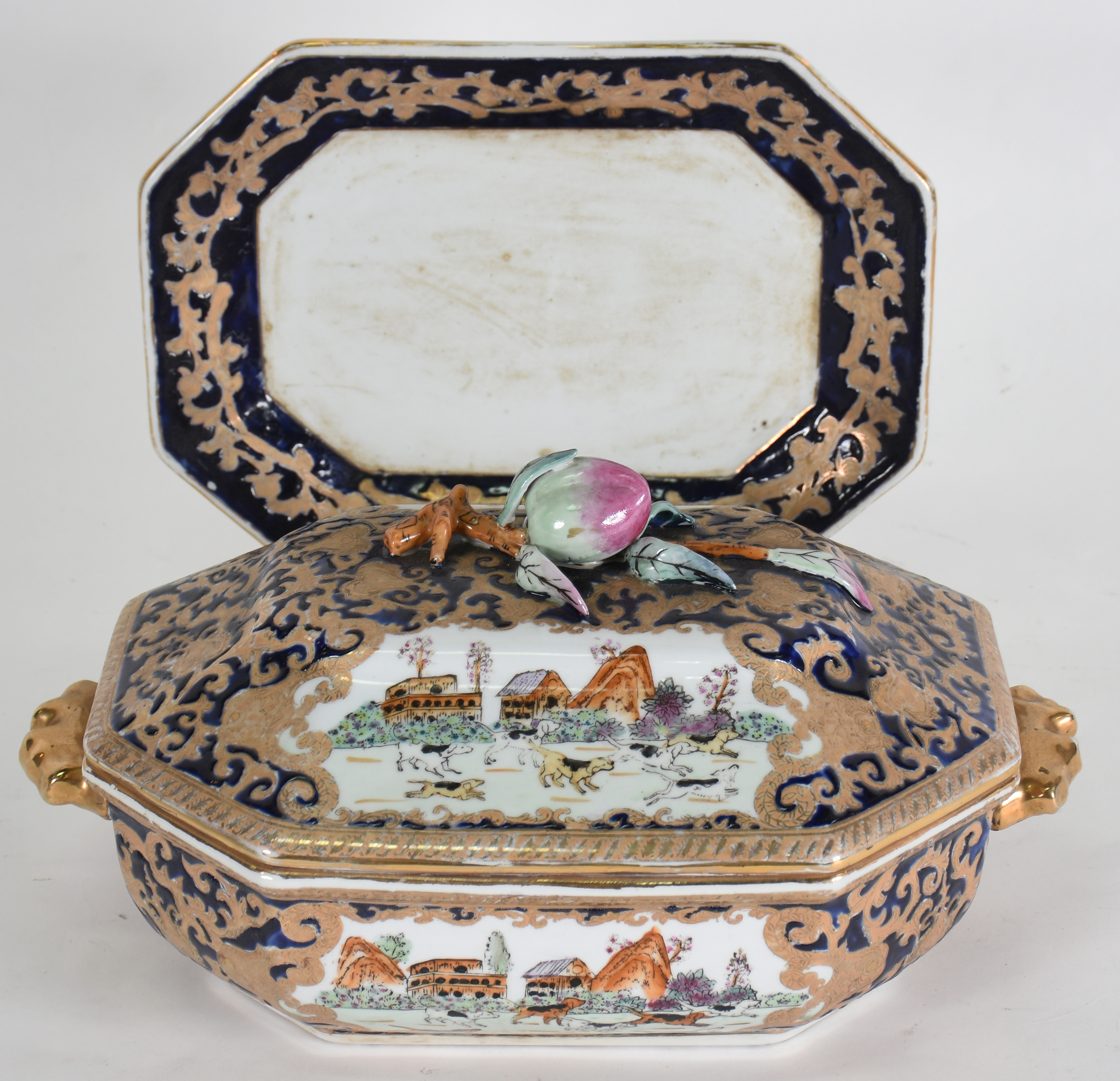 Sopeira de porcelana oriental com presentoir , ricamente trabalhada... - foto 2 de 5
