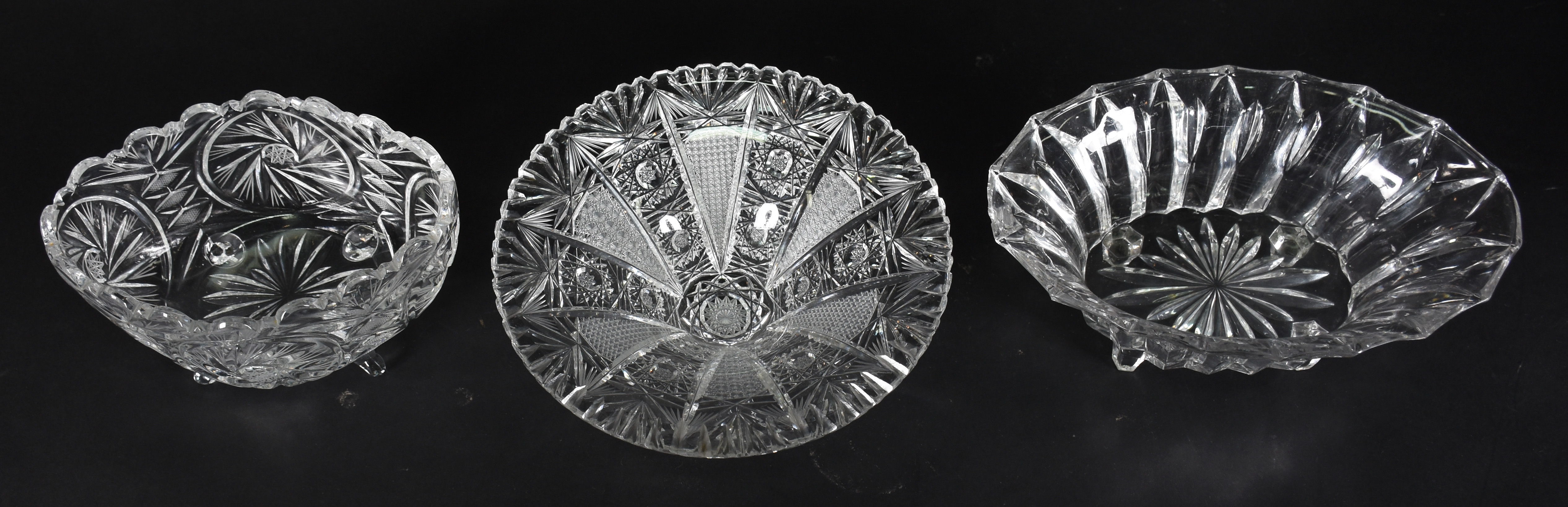 Três fruteiras de cristal lapidado, diversos modelos. - foto 2 de 3