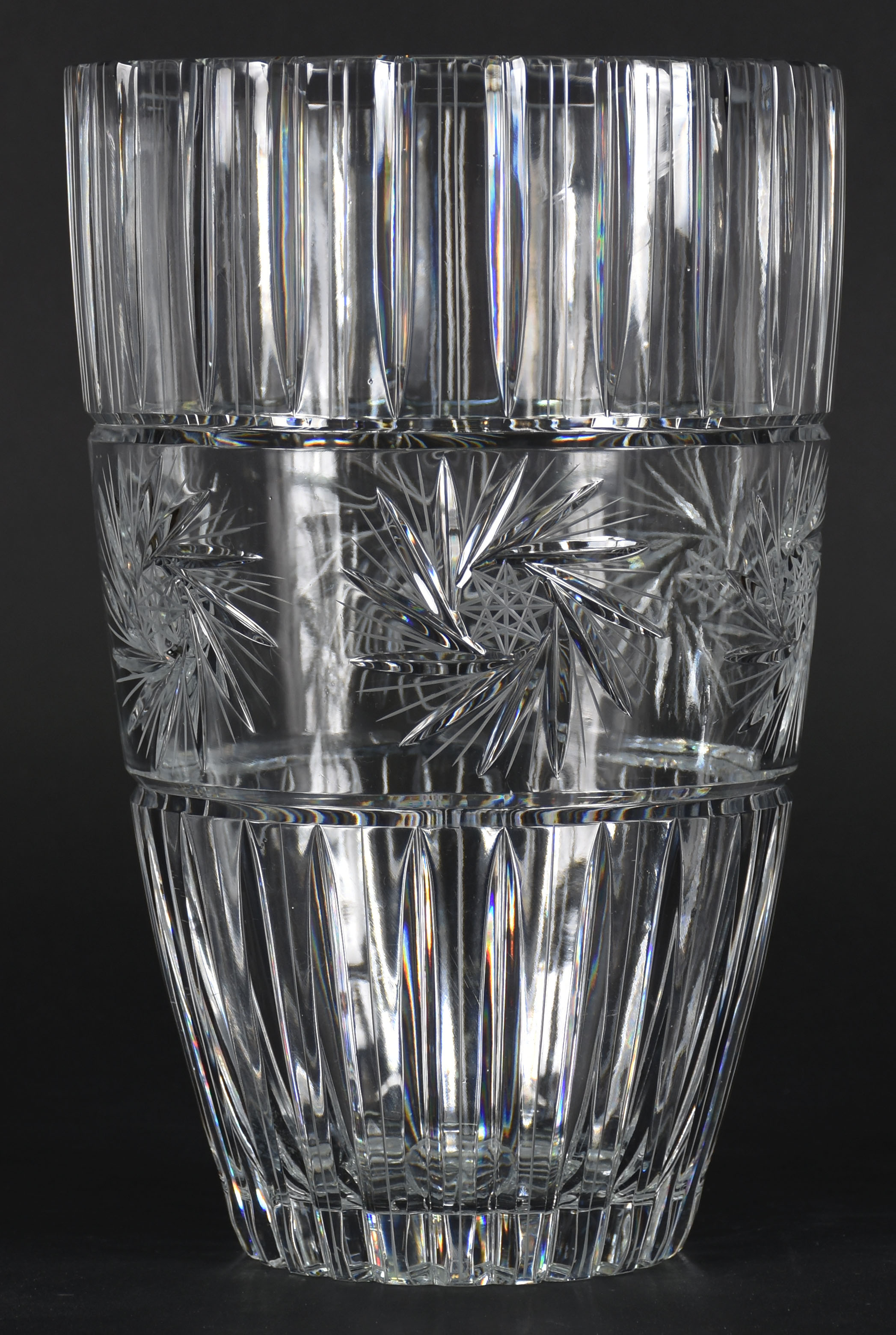 Vaso em cristal da Bohemia lapidado - foto 2 de 3