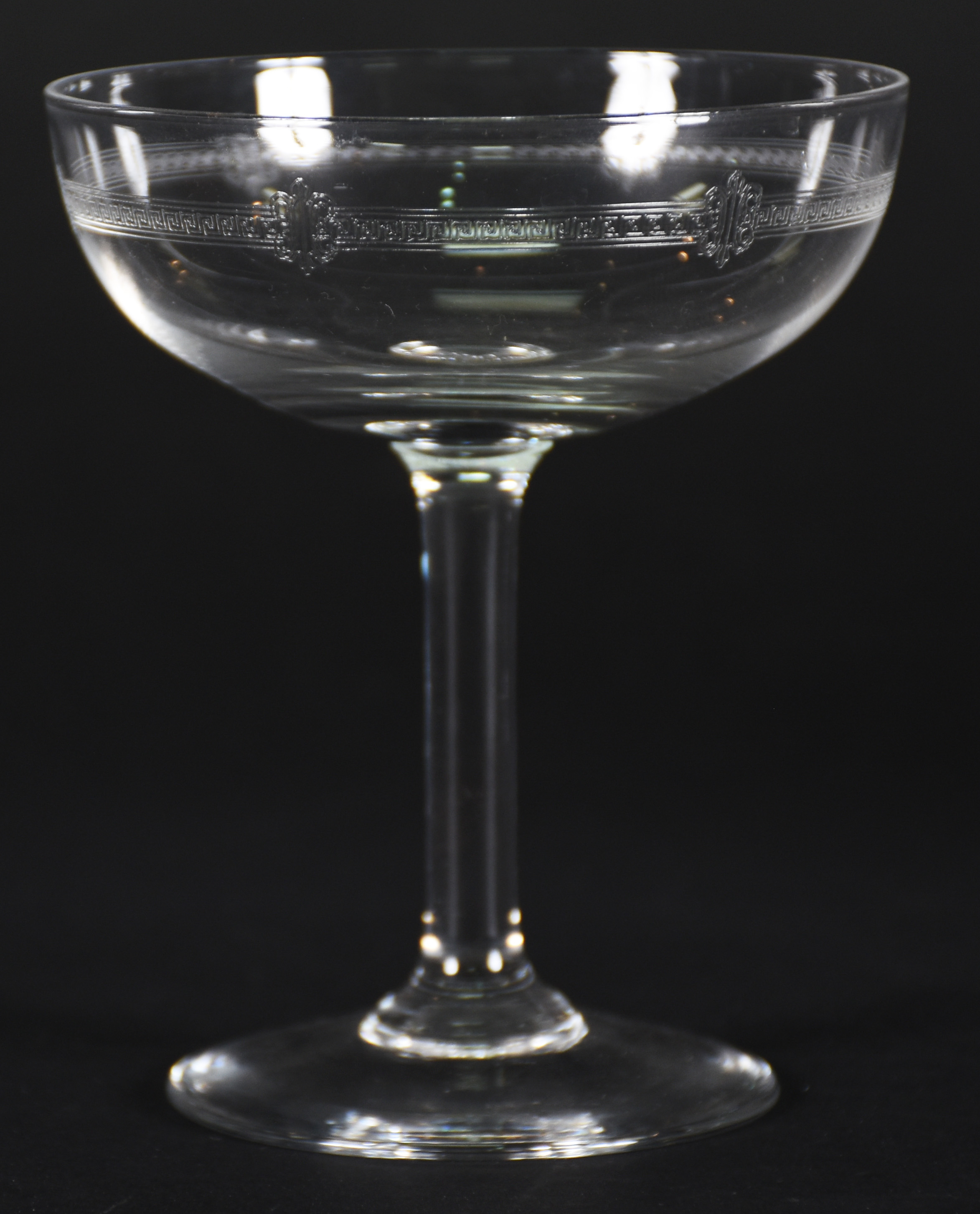 SAINT LOUIS , oito taças para champagne de cristal frances lavrado... - foto 3 de 4