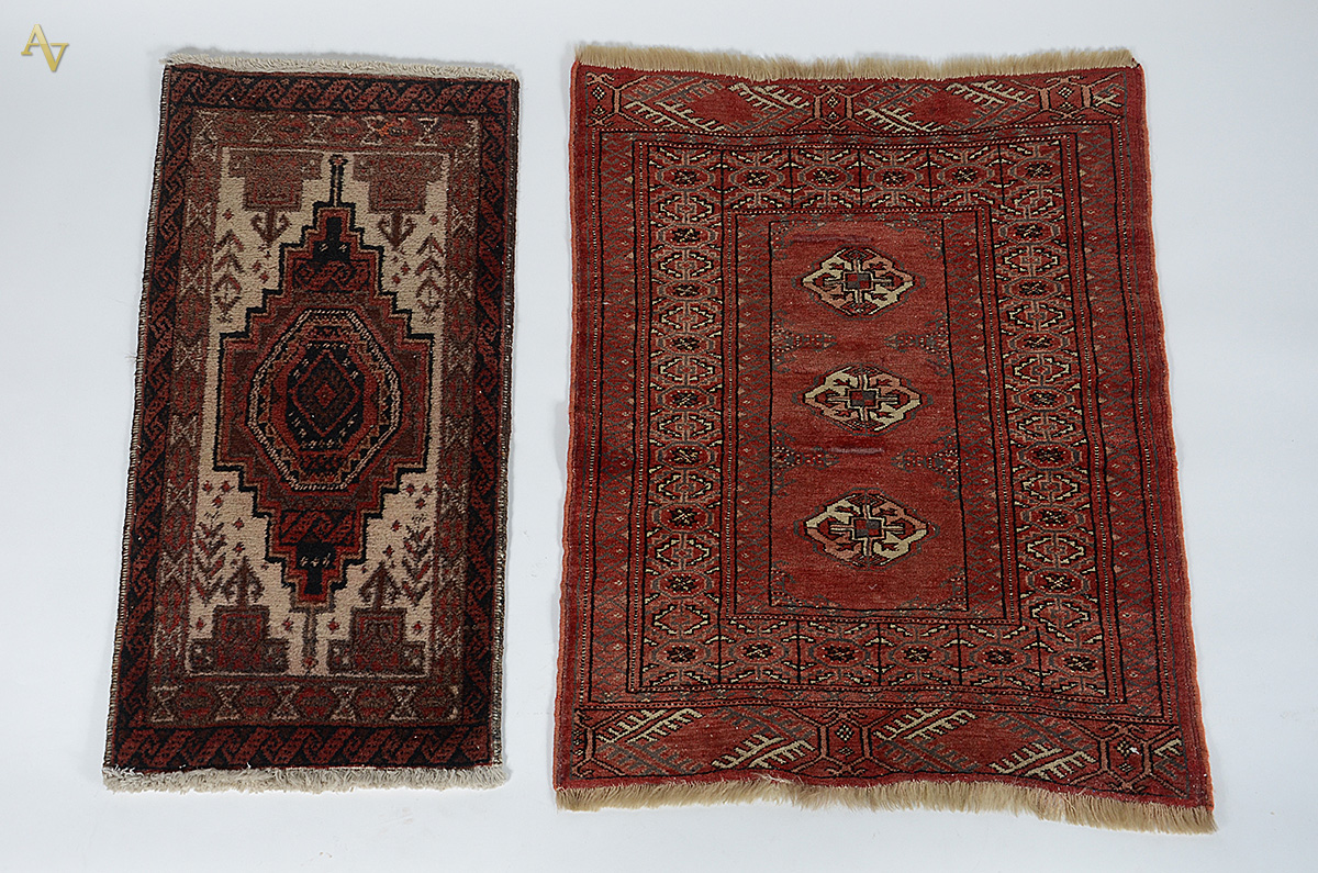 Dois tapetes pakistan medidas 42 x 84 cm / 68 x 86 cm