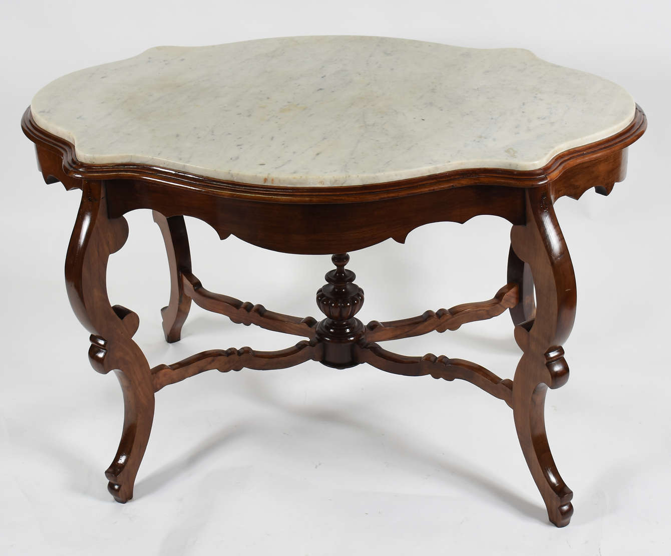 Mesa de apresentação em estilo Louis Philippe. Século XIX. Tampo... - foto 2 de 3