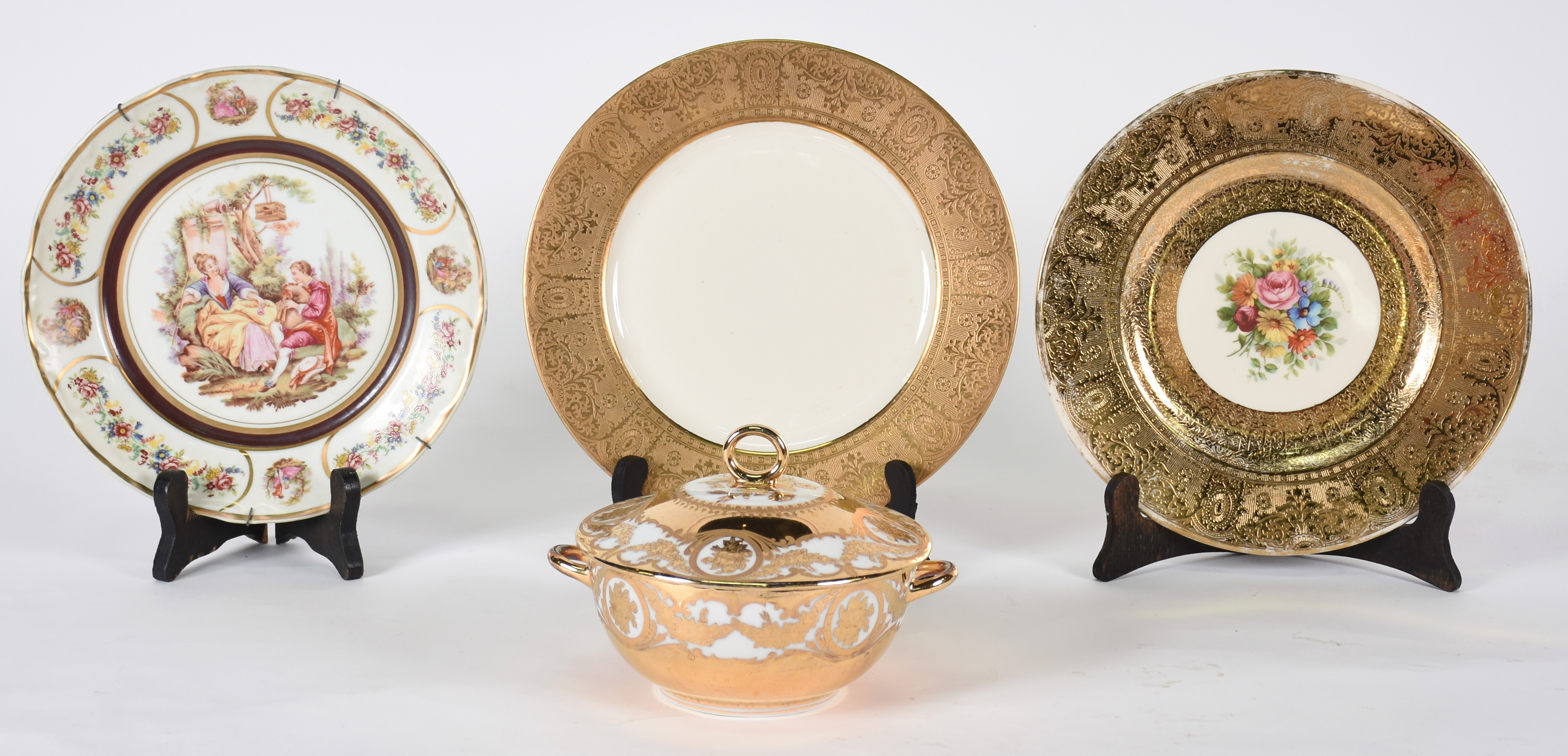 Três pratos de porcelana europeia e uma bomboniere Francesa... - foto 1 de 7