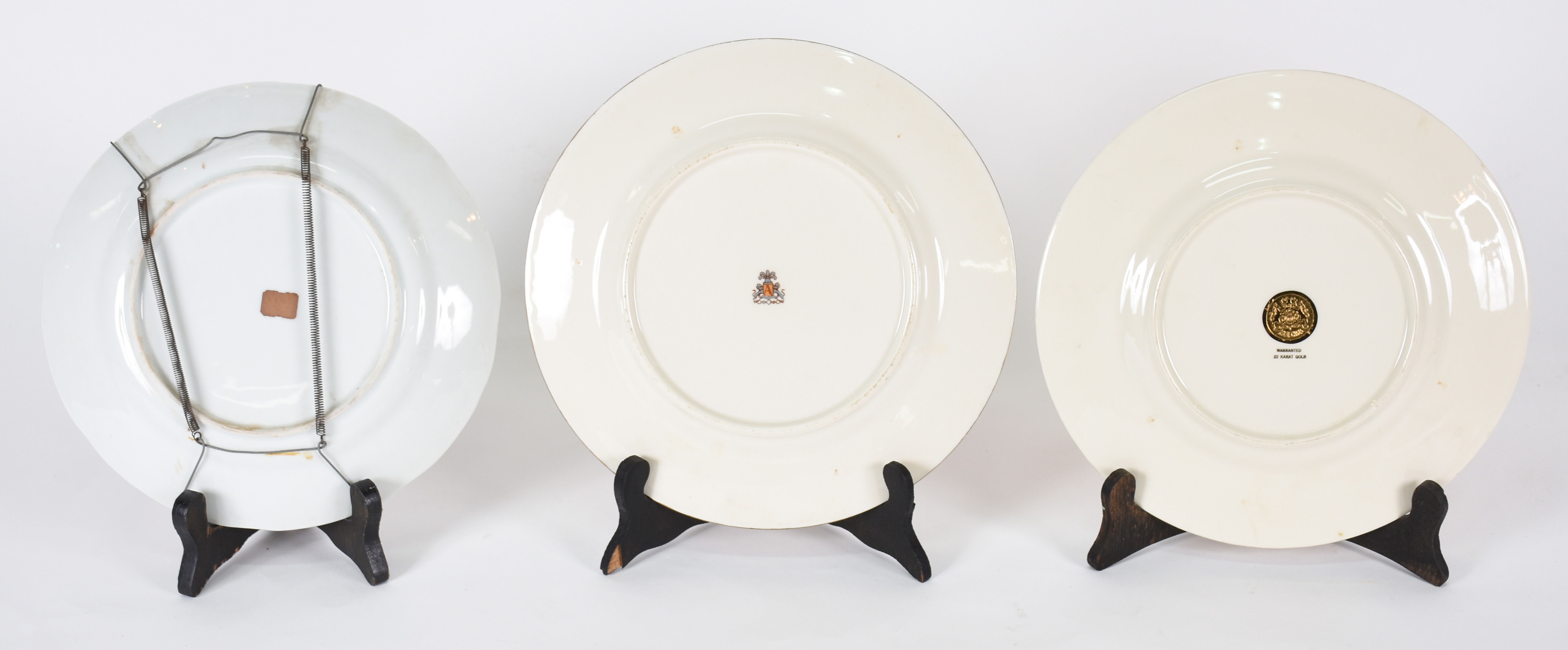 Três pratos de porcelana europeia e uma bomboniere Francesa... - foto 3 de 7