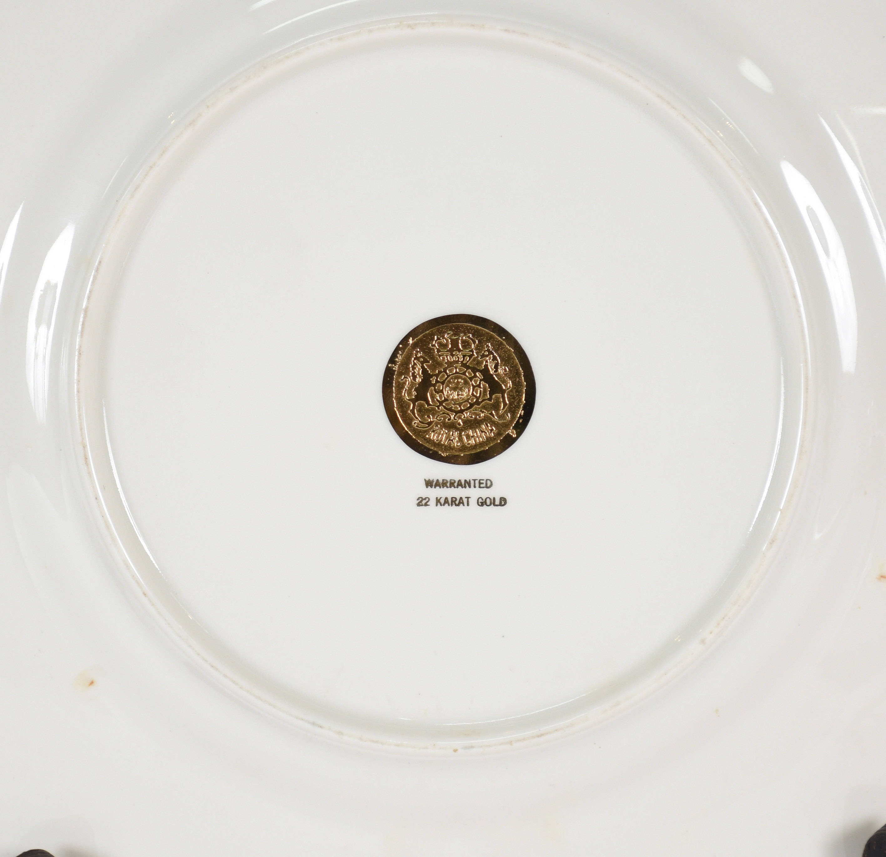 Três pratos de porcelana europeia e uma bomboniere Francesa... - foto 6 de 7