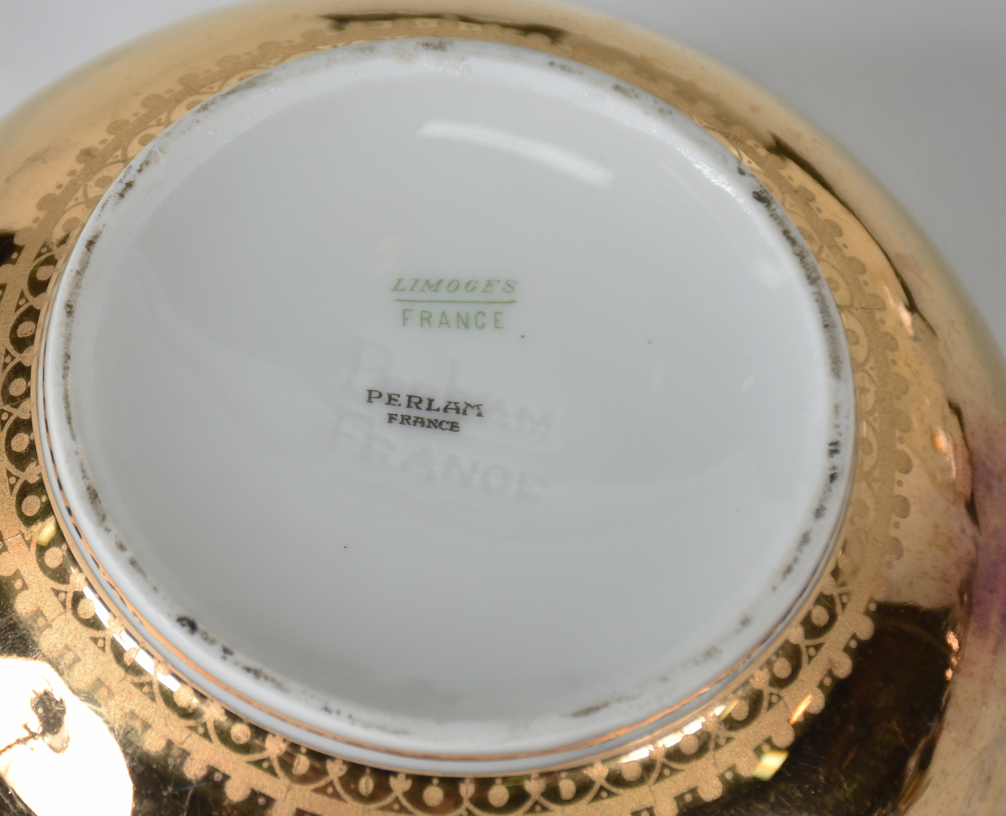 Três pratos de porcelana europeia e uma bomboniere Francesa... - foto 7 de 7