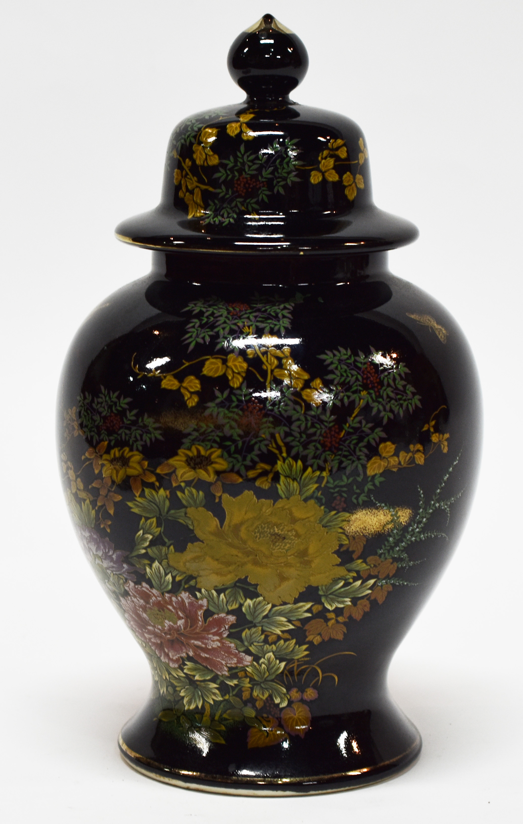 Potiche de porcelana oriental preto com flores douradas . - foto 1 de 4