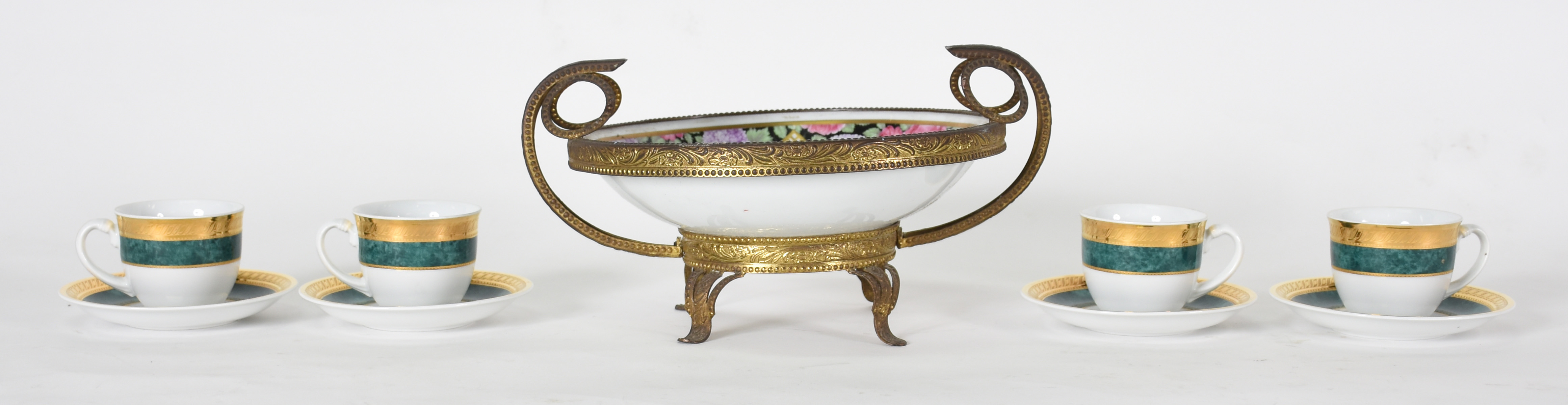 Diversas peças , sendo, fruteira de porcelana com flores em... - foto 2 de 4
