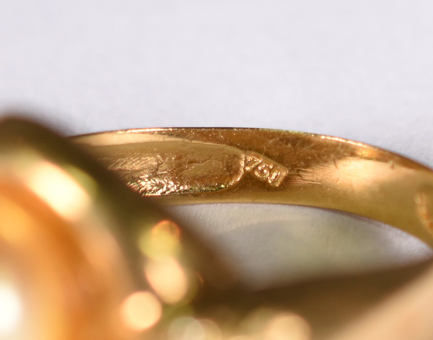 Anel de ouro 18 com pérola e brilhante . Aro 20( Por questão de... - foto 4 de 4