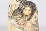 Netsuke de marfim ,  personagem teatro Kabuki, ... - Netsuke de marfim ,  personagem teatro Kabuki, rosto móvel , assinado.