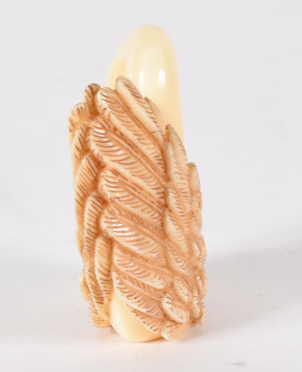 Netsuke de marfim , representando cisne - foto 3 de 4