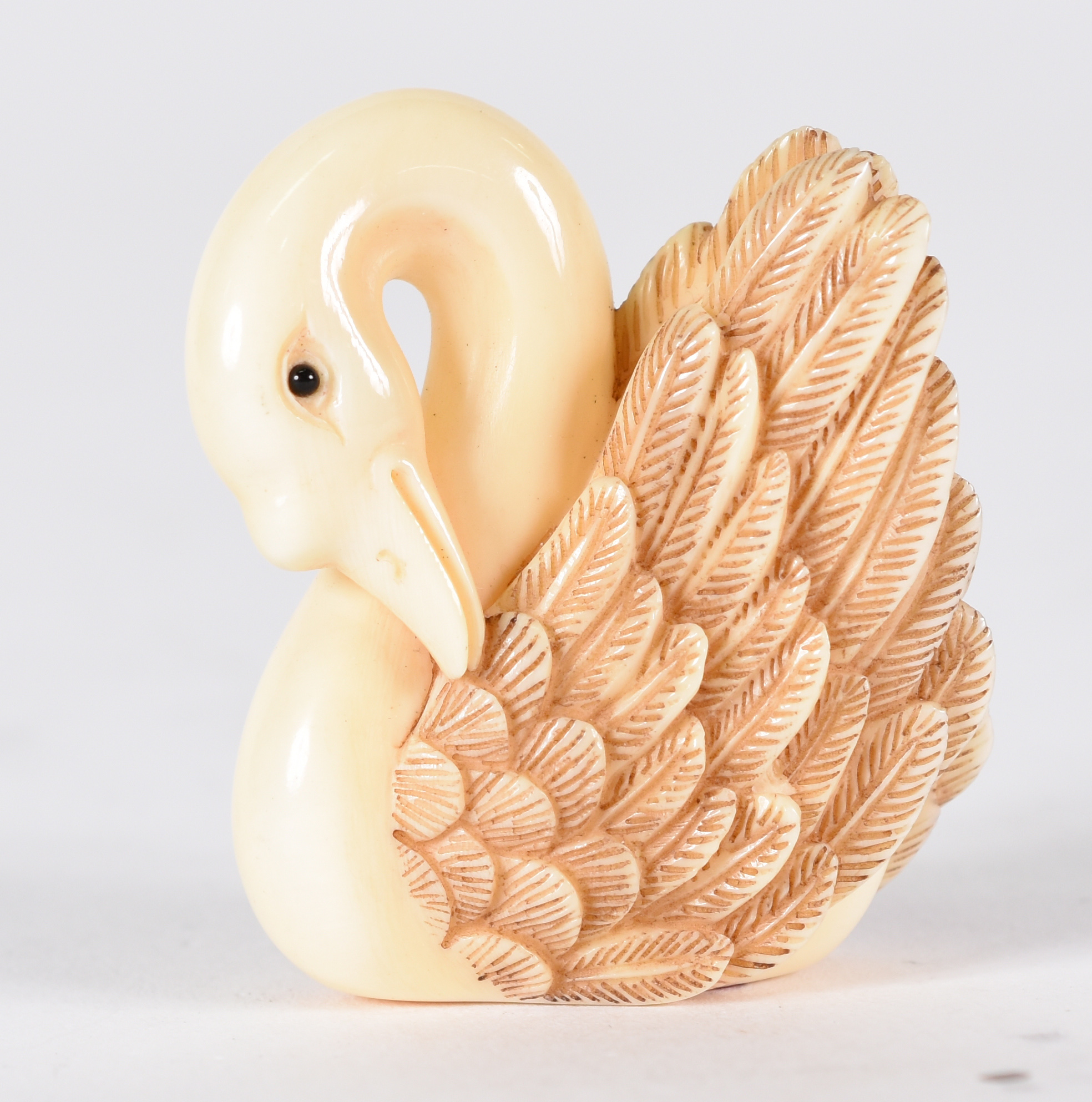 Netsuke de marfim , representando cisne - foto 1 de 4