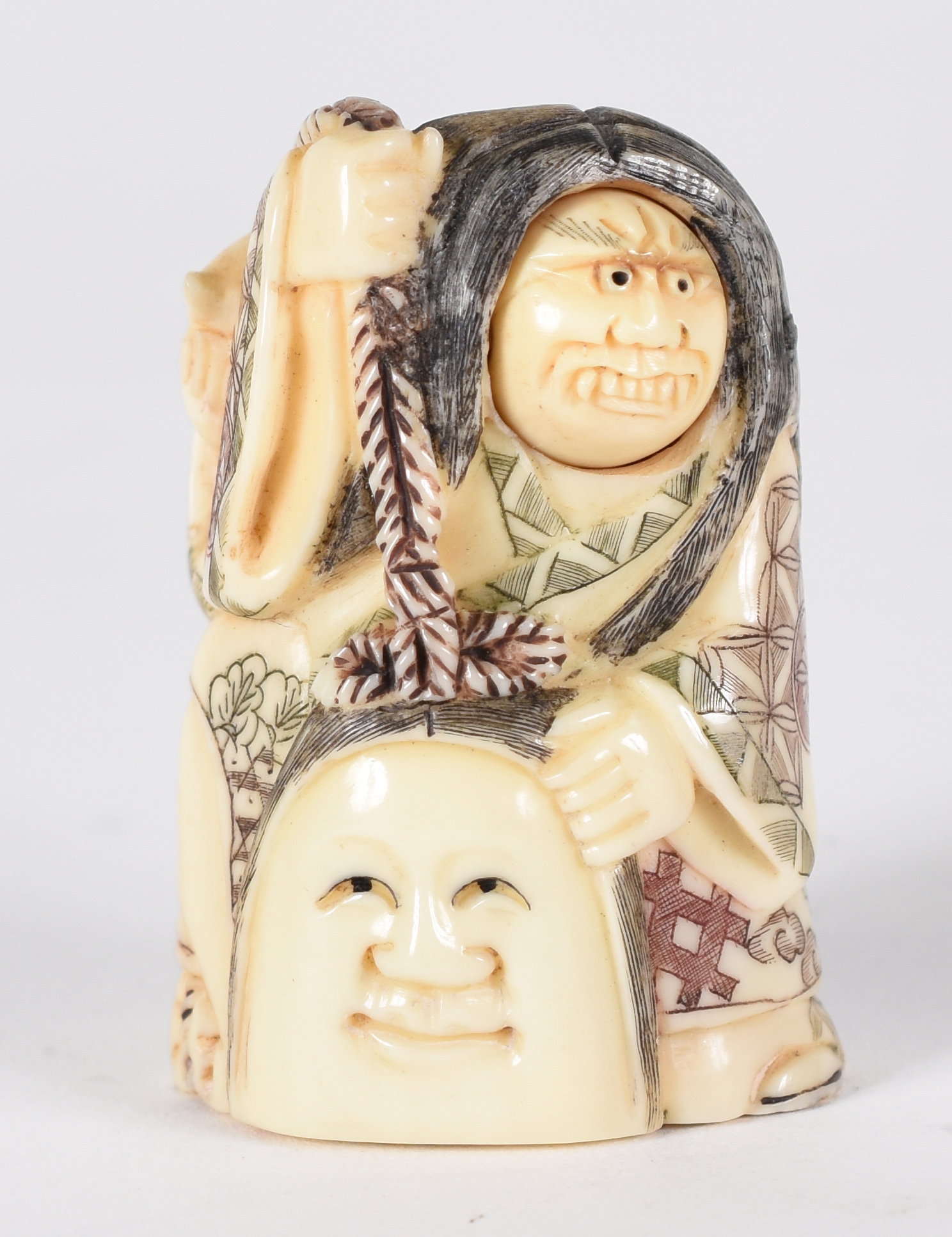 Netsuke de marfim , personagem teatro Kabuki , rosto móvel assinado. - foto 1 de 4